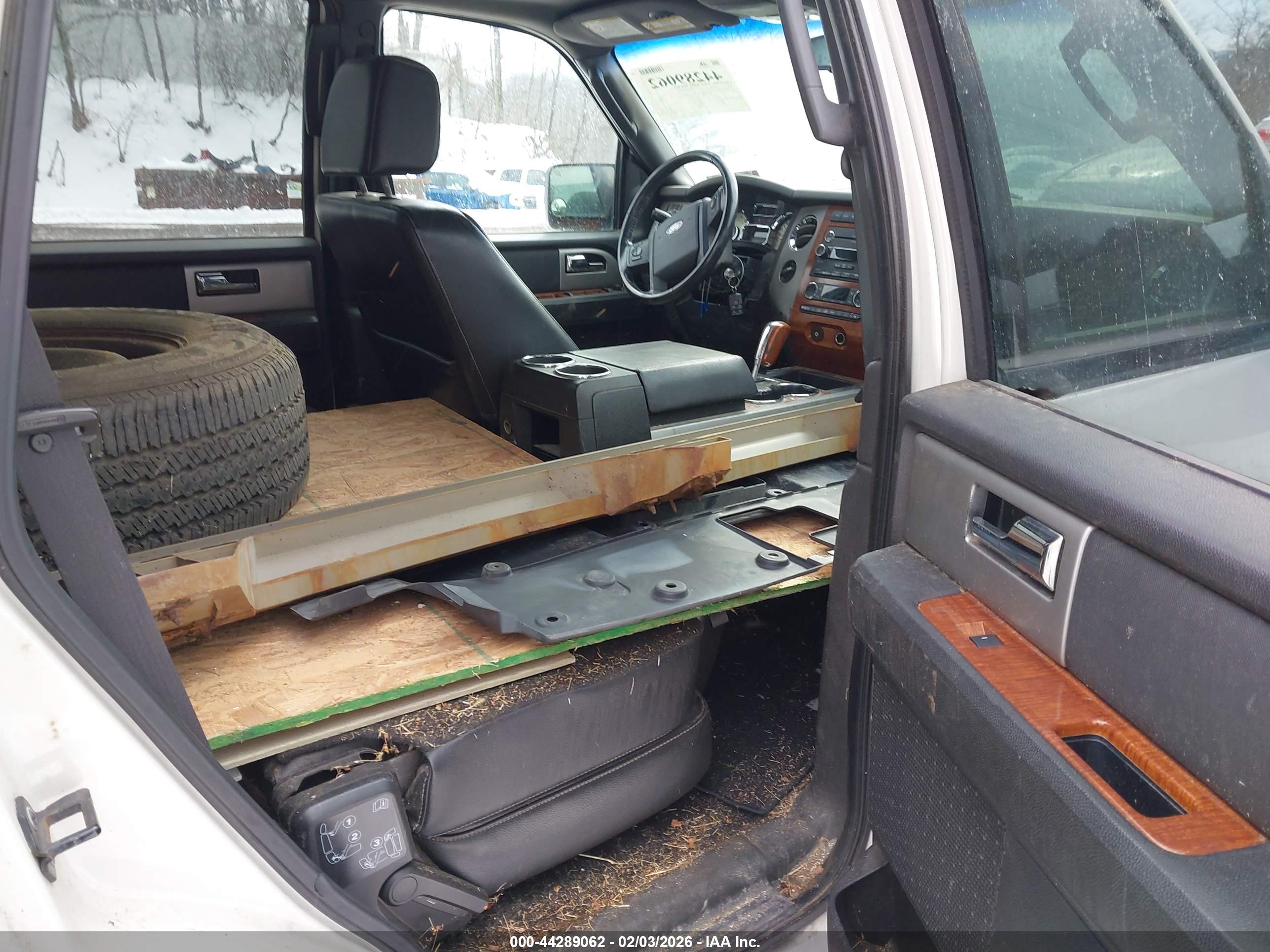 FORD EXPEDITION image 8