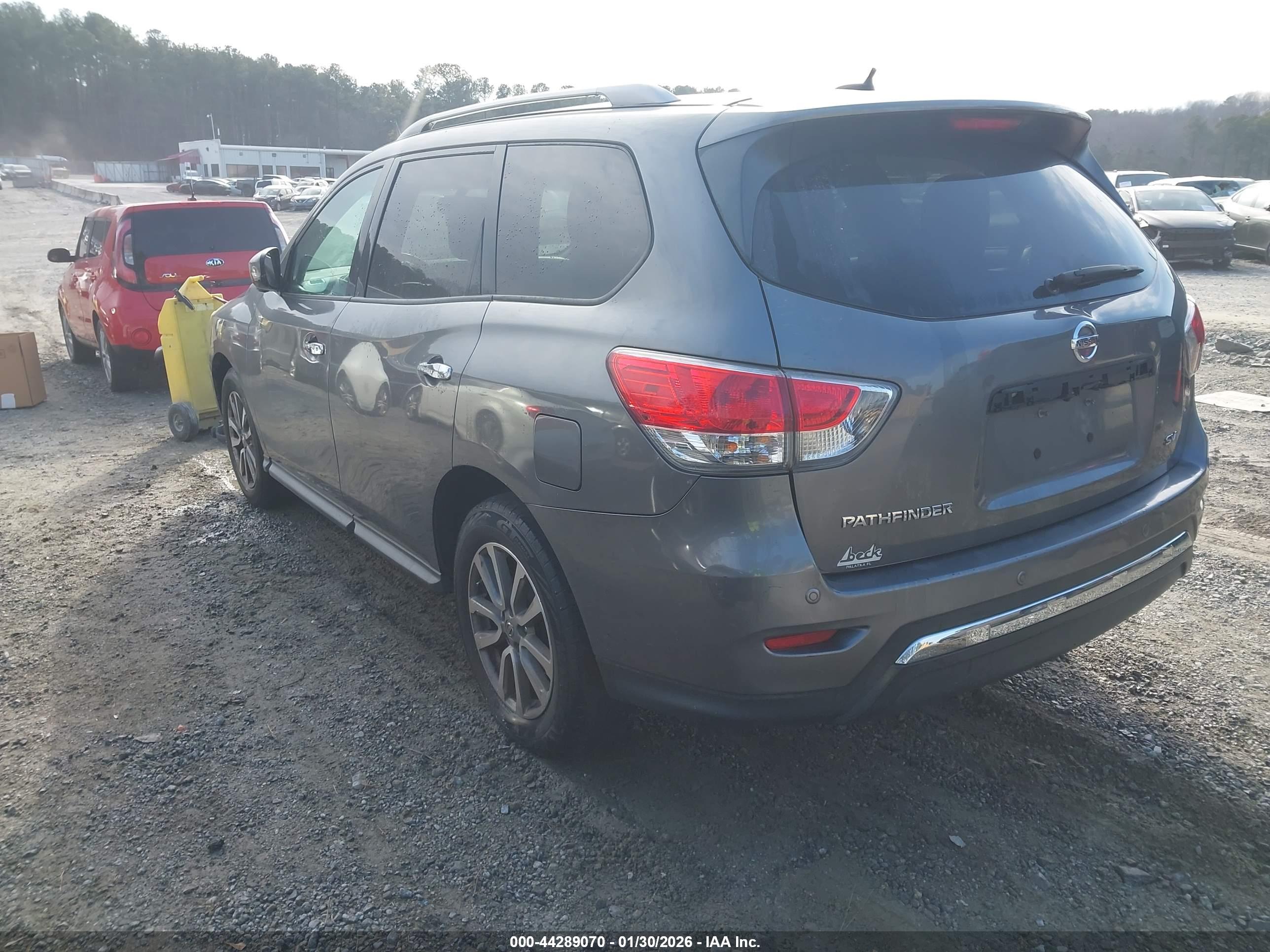 NISSAN PATHFINDER image 3