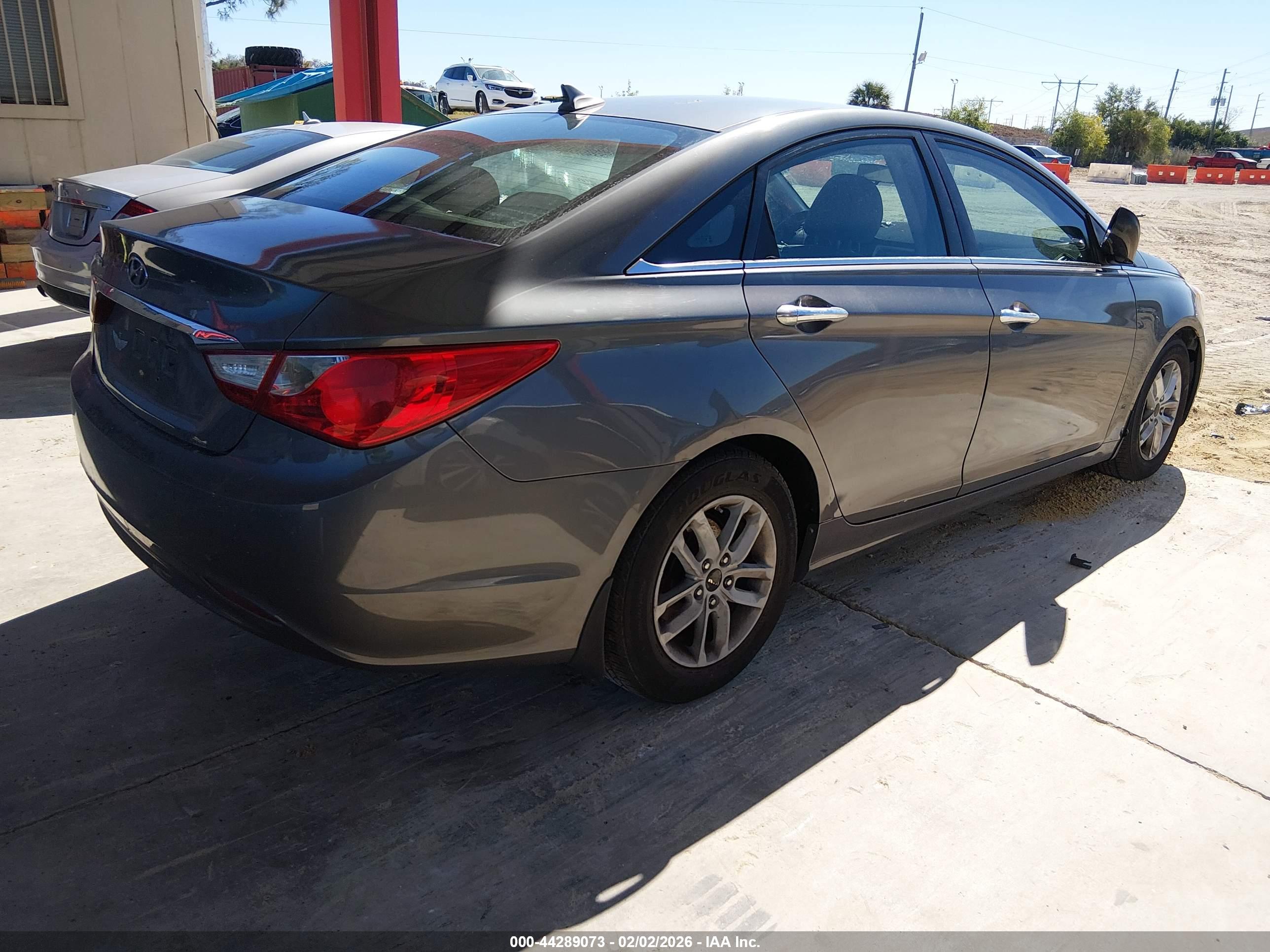 HYUNDAI SONATA image 4