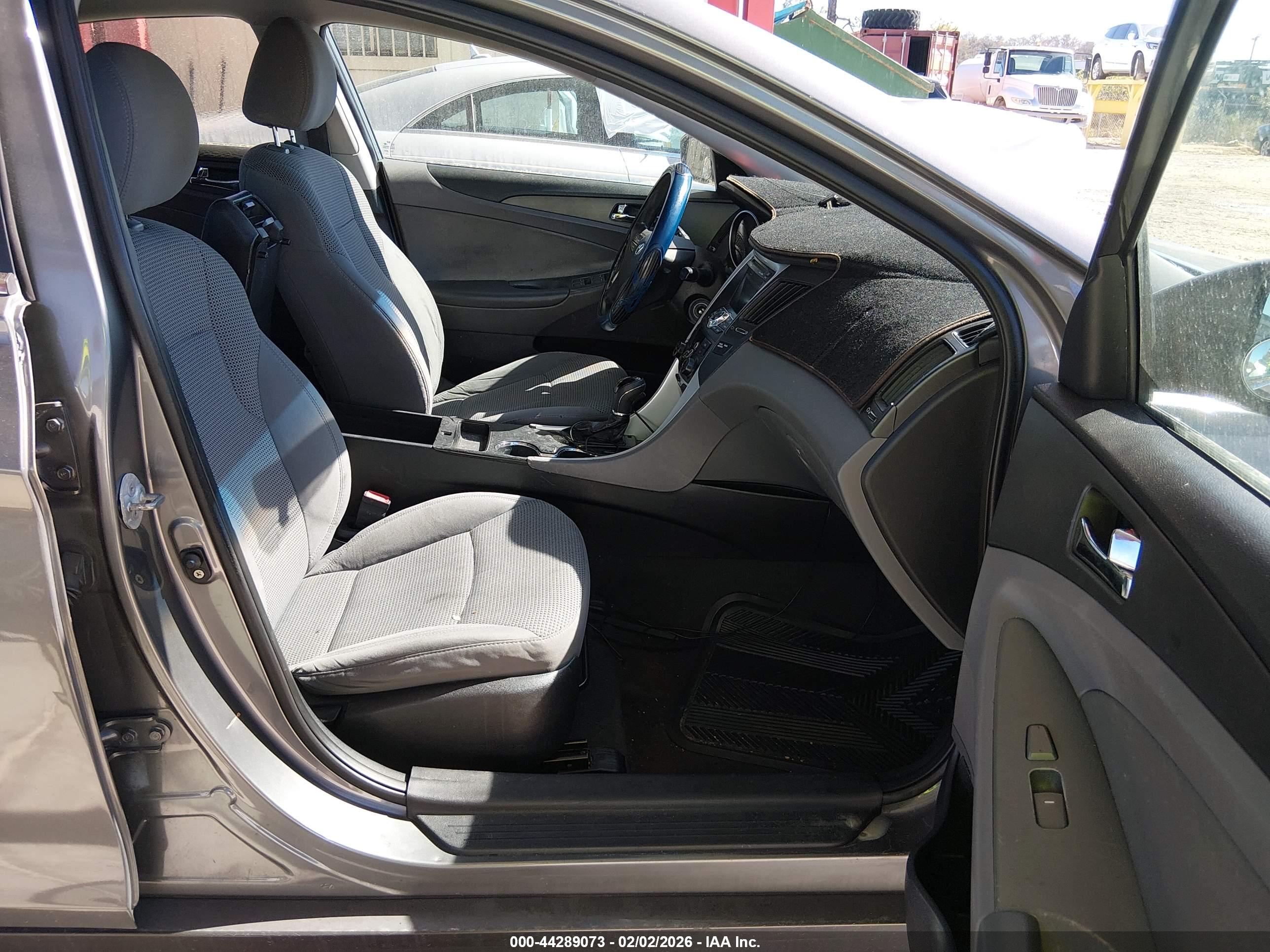 HYUNDAI SONATA image 5
