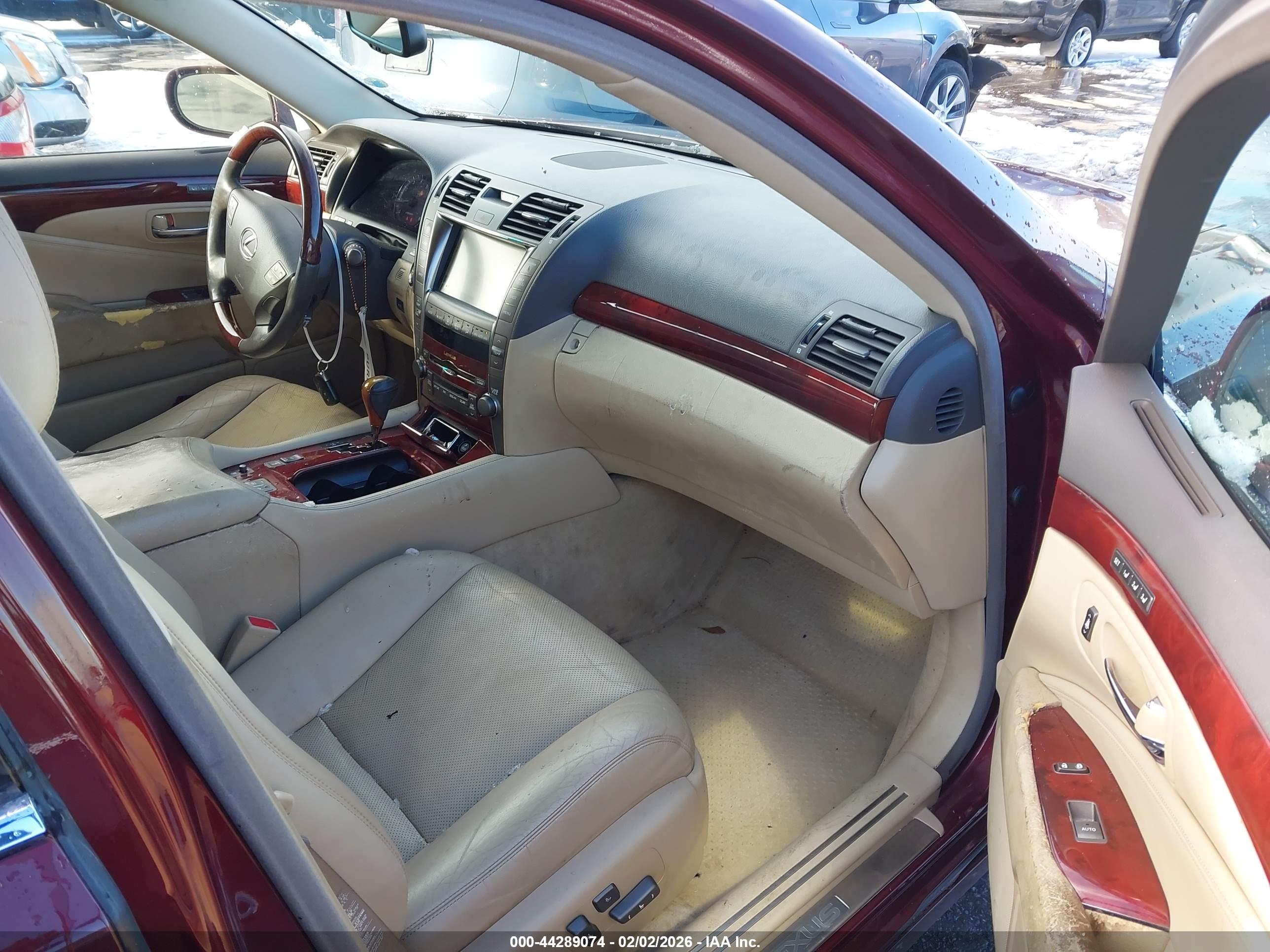 LEXUS LS image 5