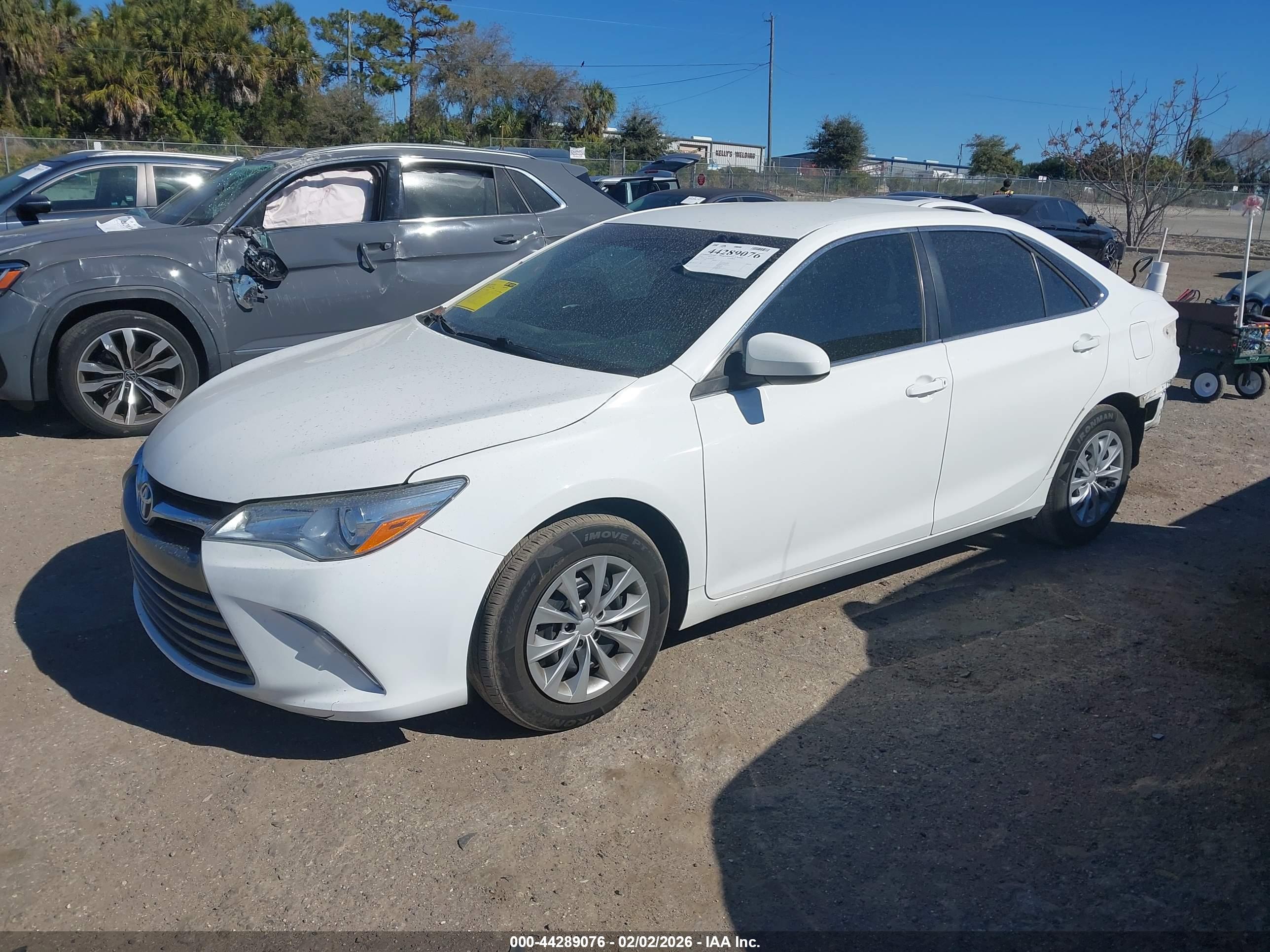 TOYOTA CAMRY image 2