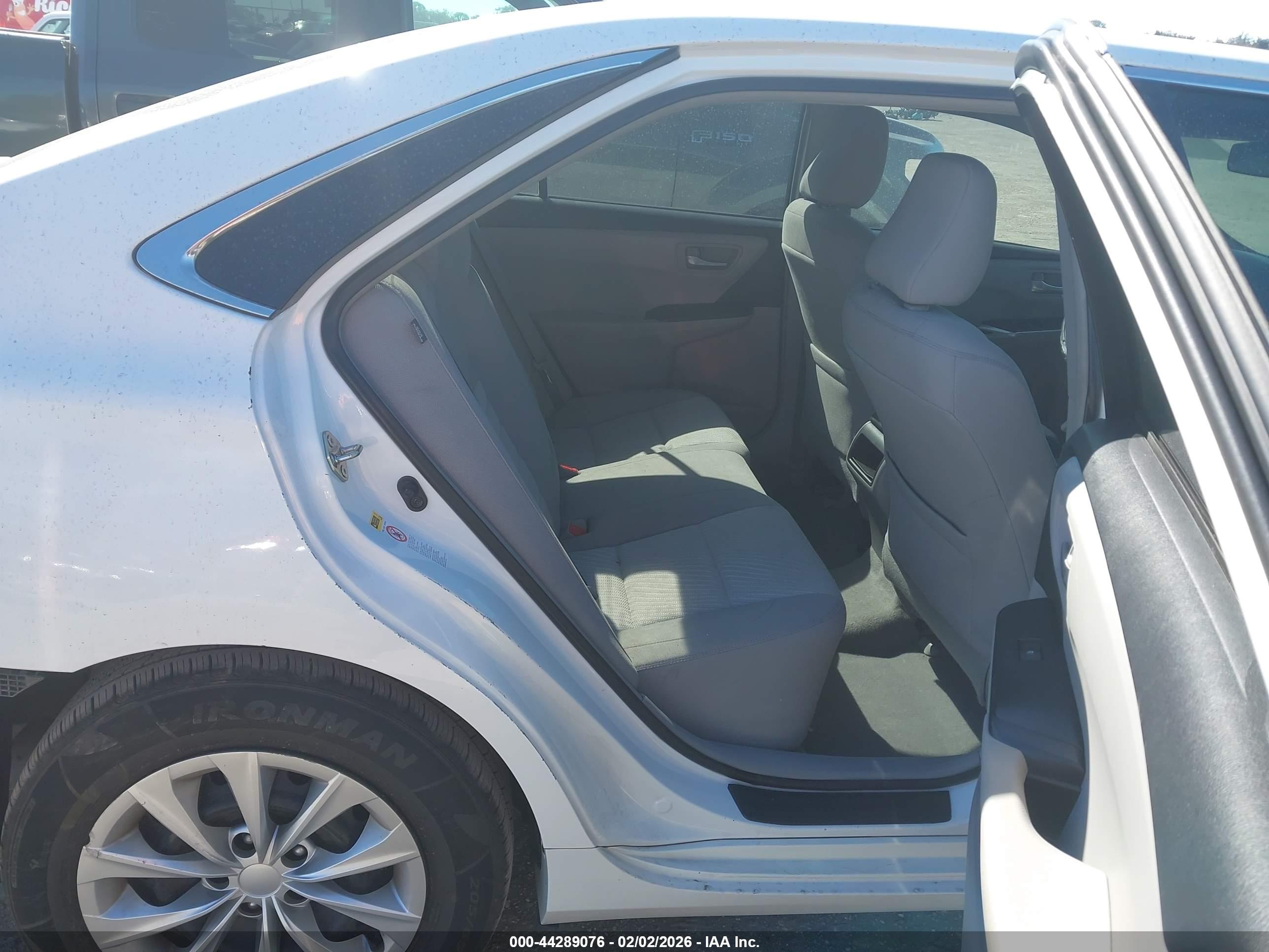 TOYOTA CAMRY image 8