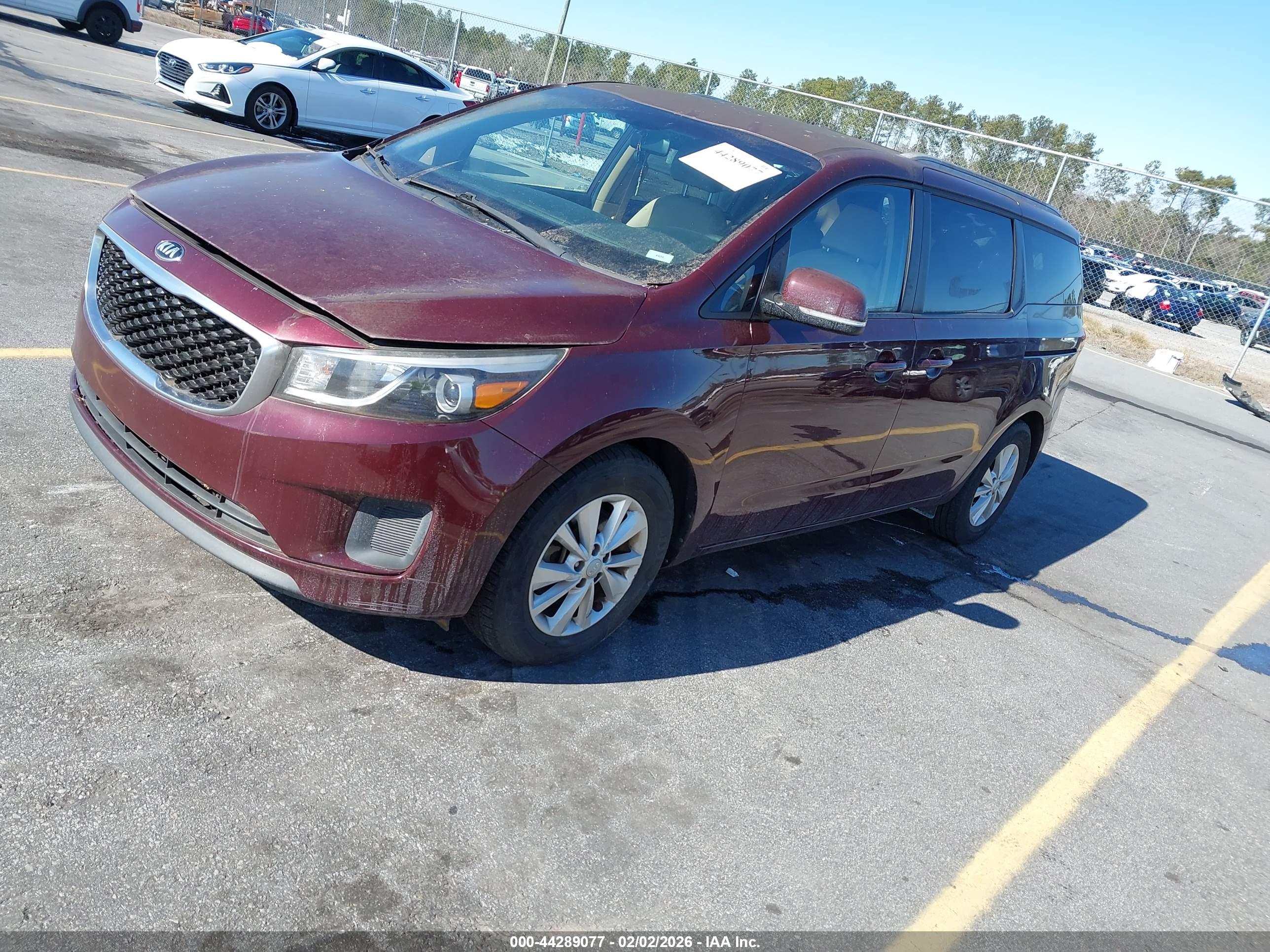 KIA SEDONA image 2