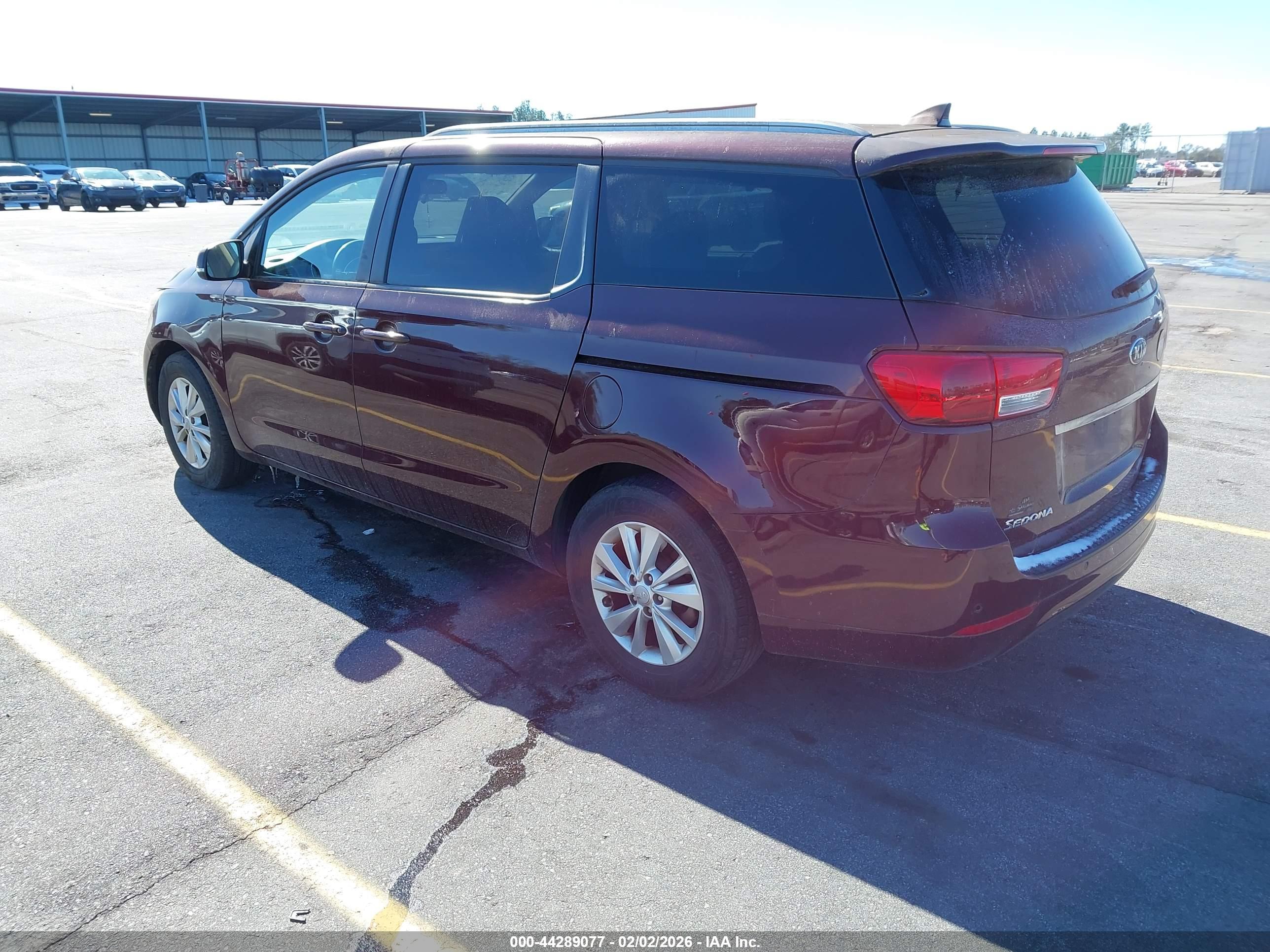 KIA SEDONA image 3