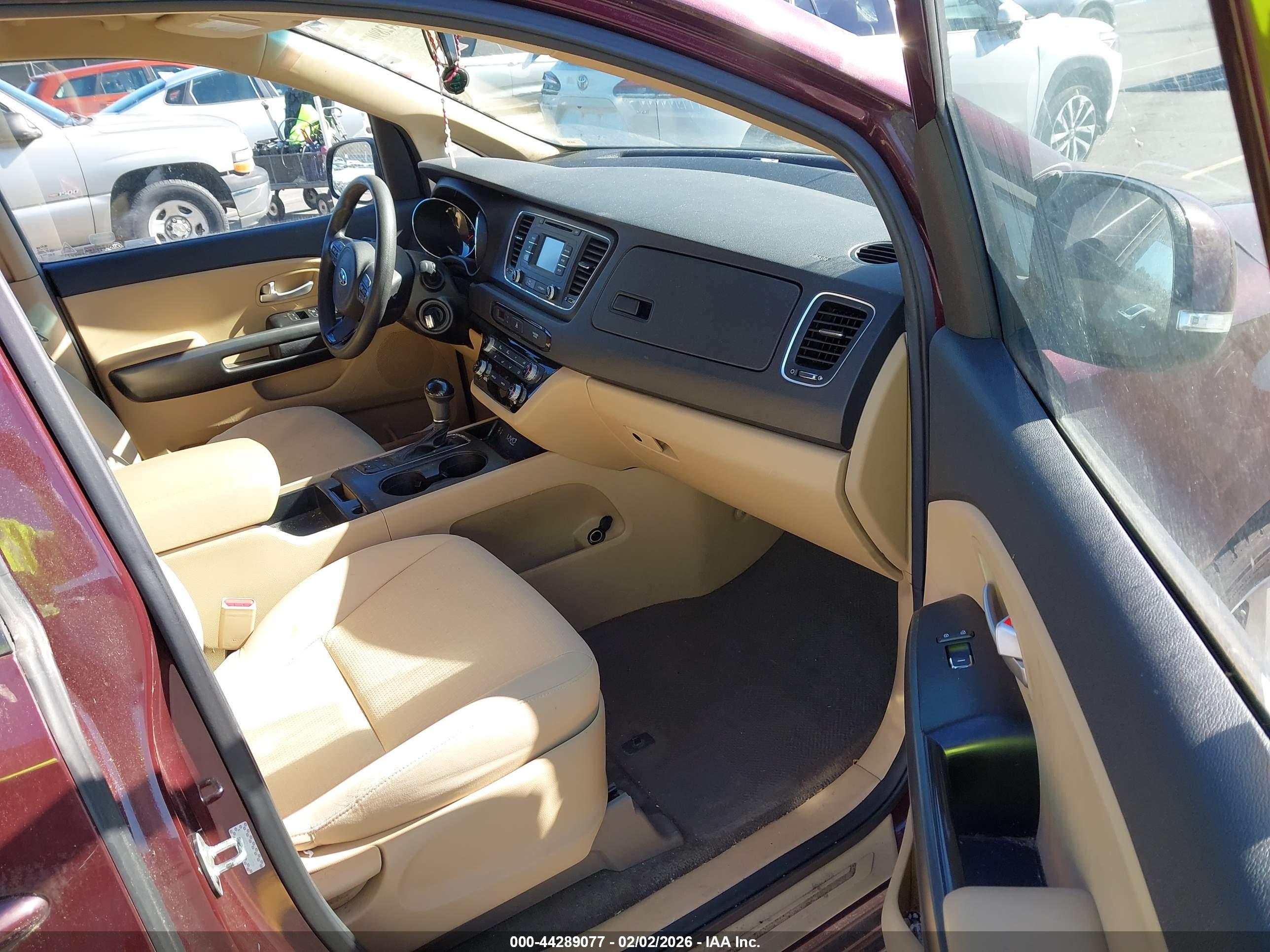 KIA SEDONA image 5