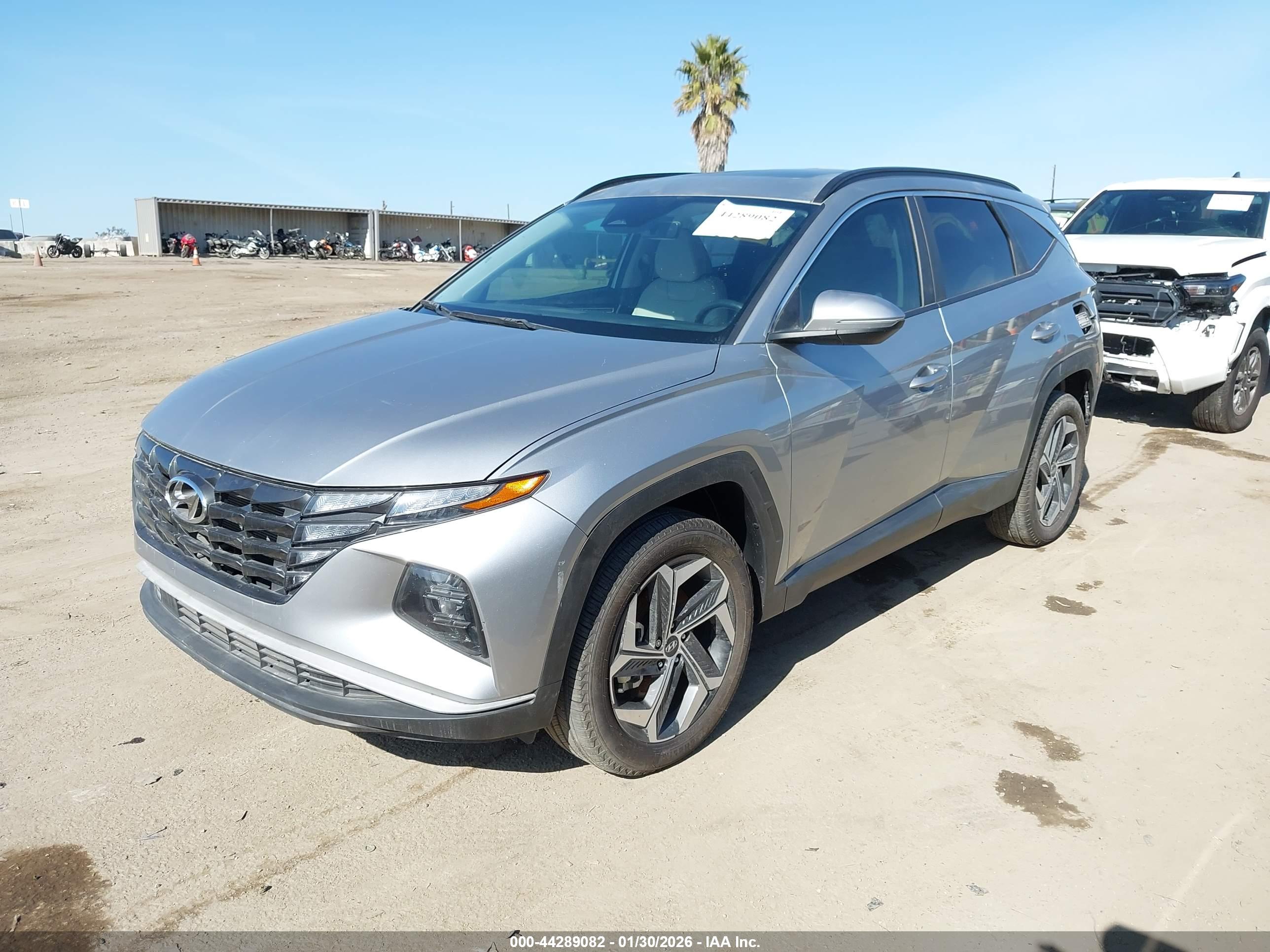 HYUNDAI TUCSON image 2