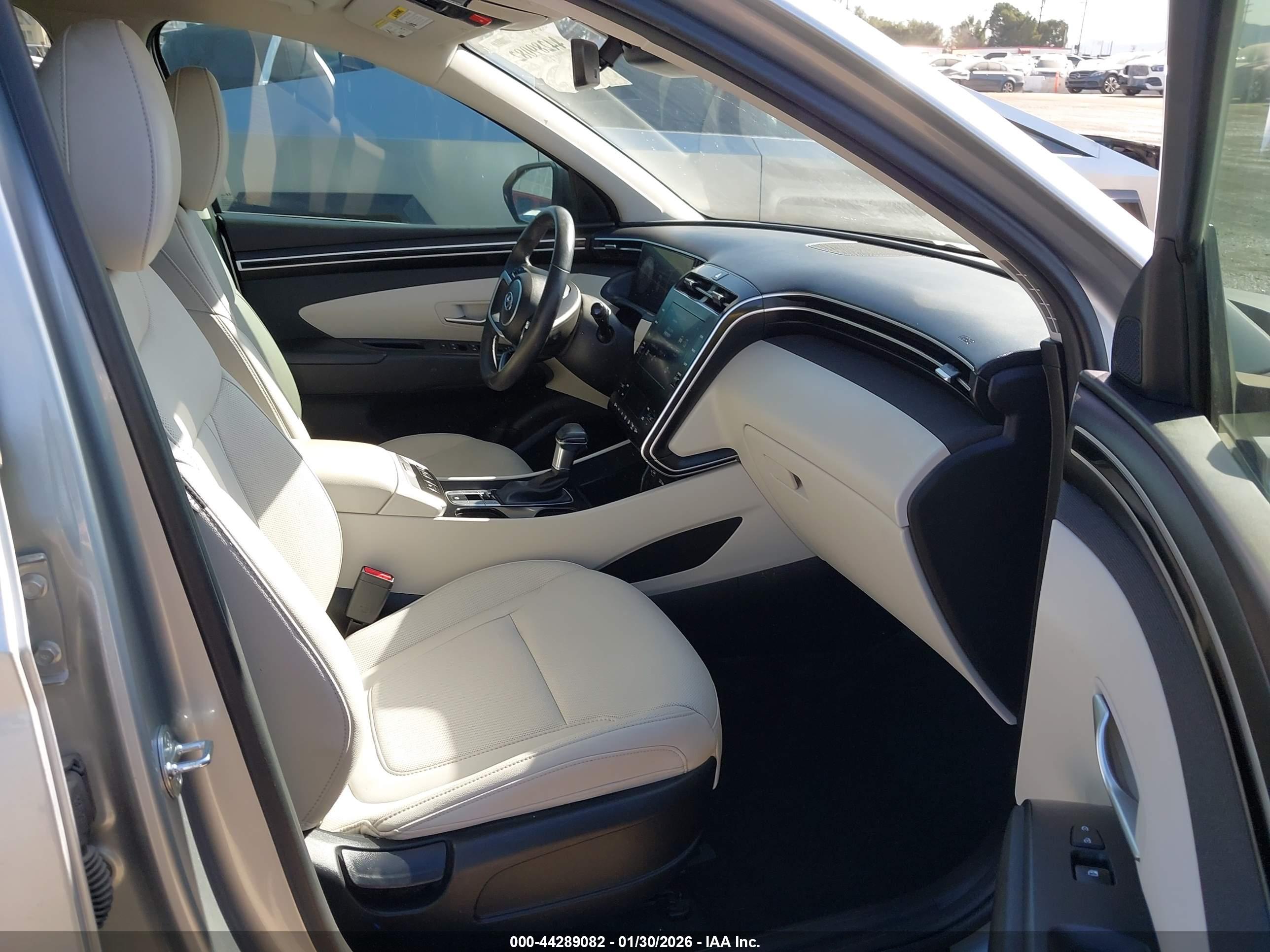 HYUNDAI TUCSON image 5