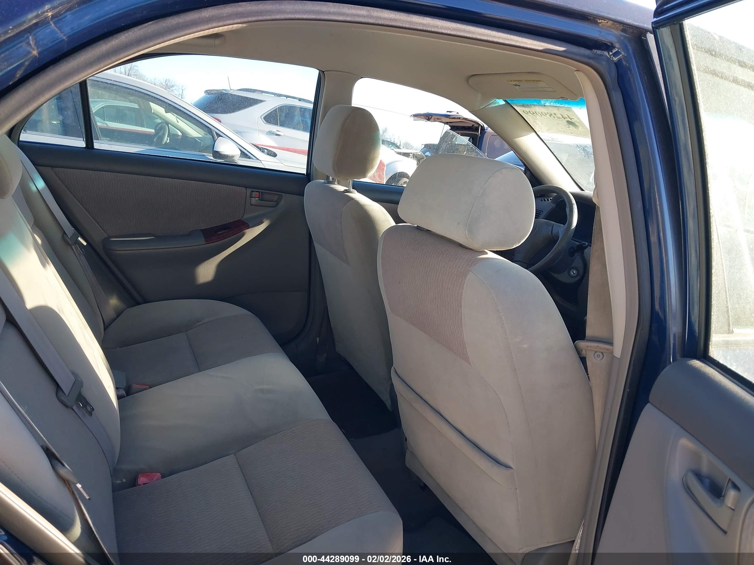 TOYOTA COROLLA image 8