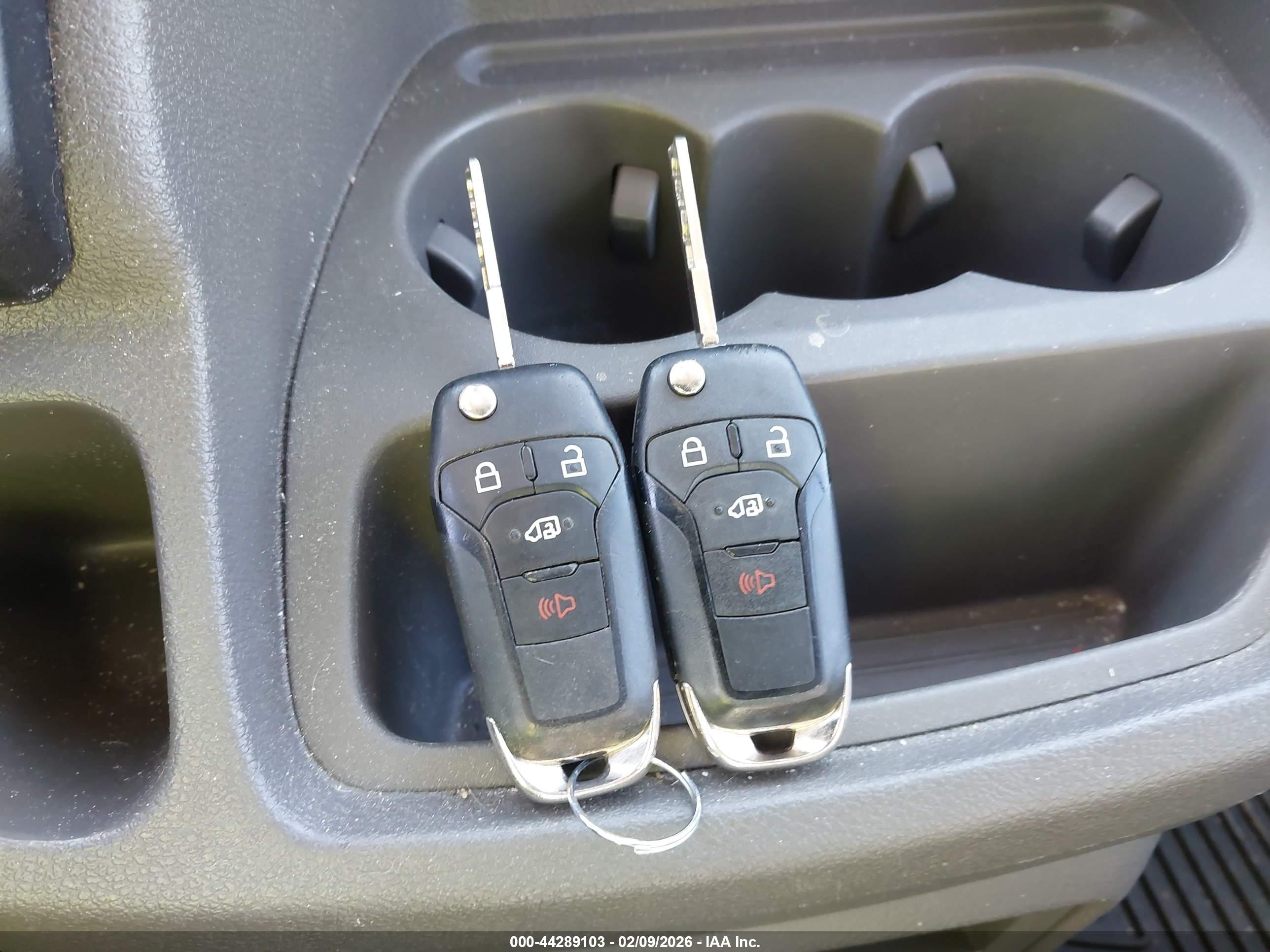 FORD TRANSIT-250 image 11
