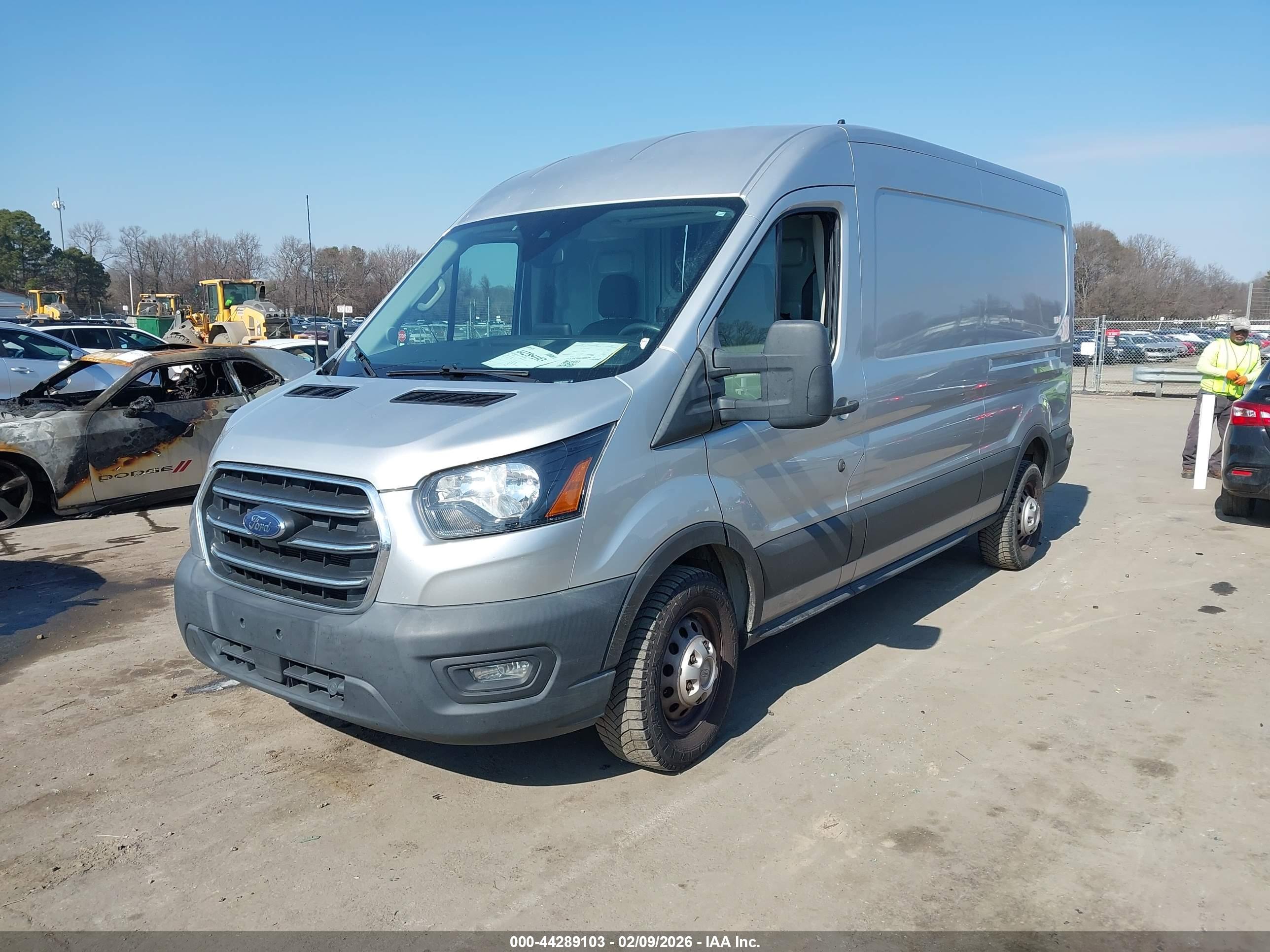 FORD TRANSIT-250 image 2