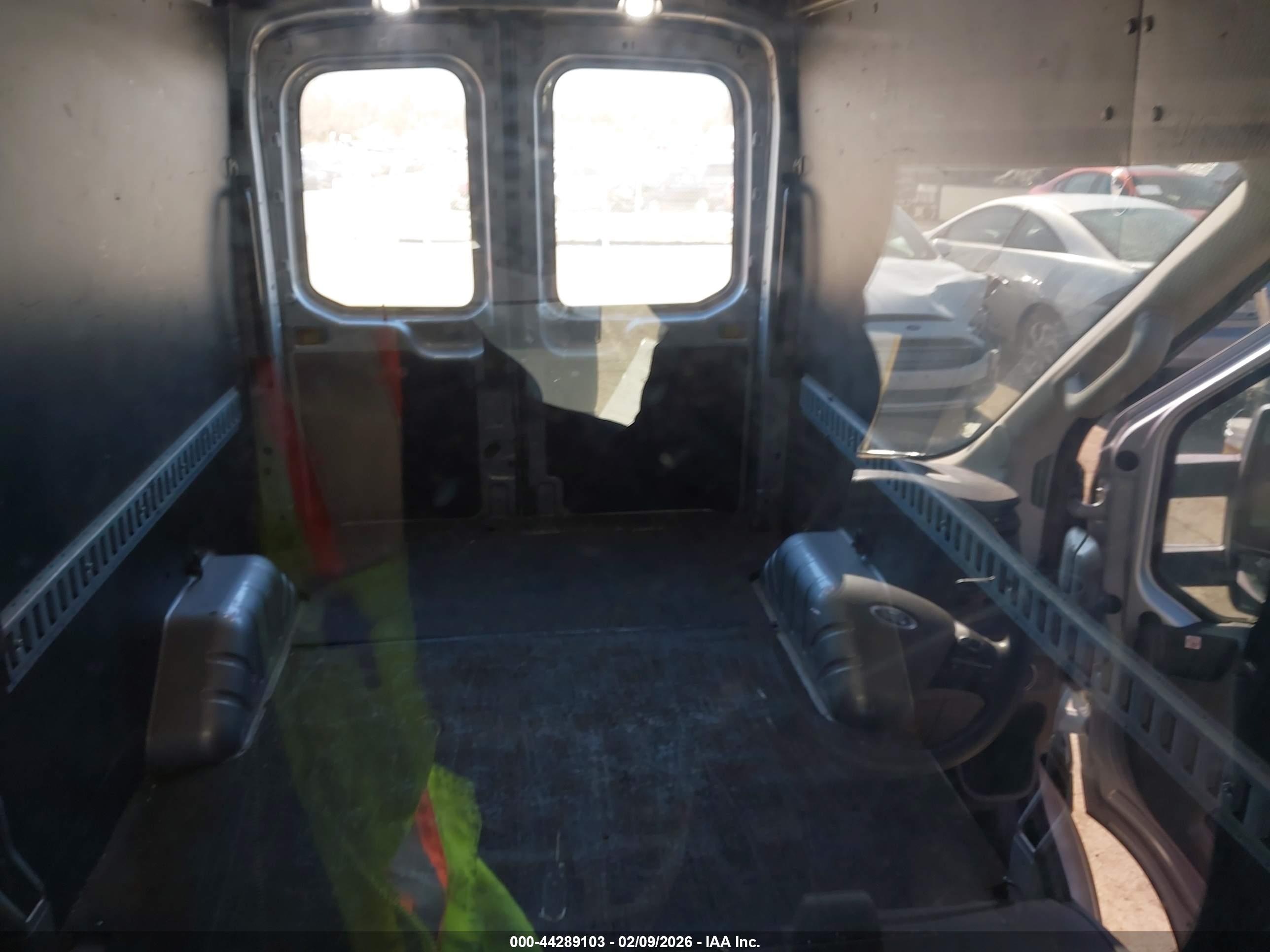 FORD TRANSIT-250 image 8