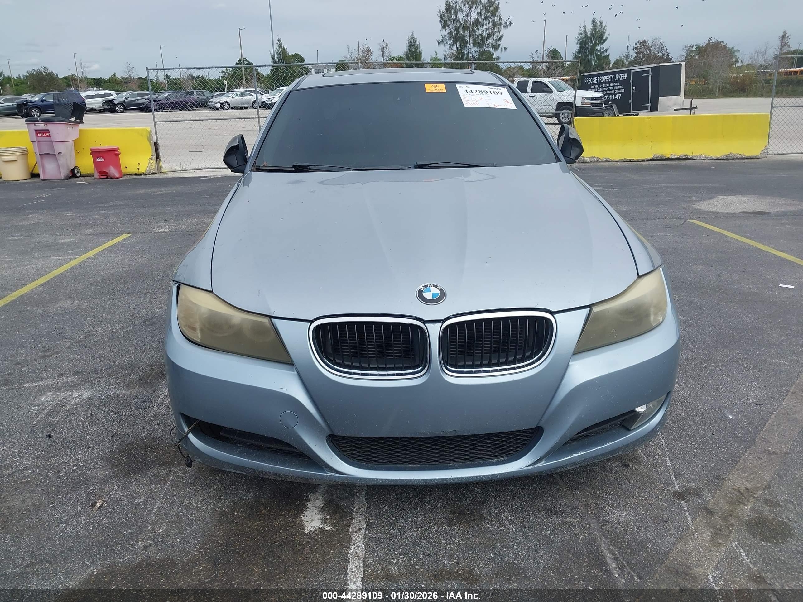 BMW 328I image 6