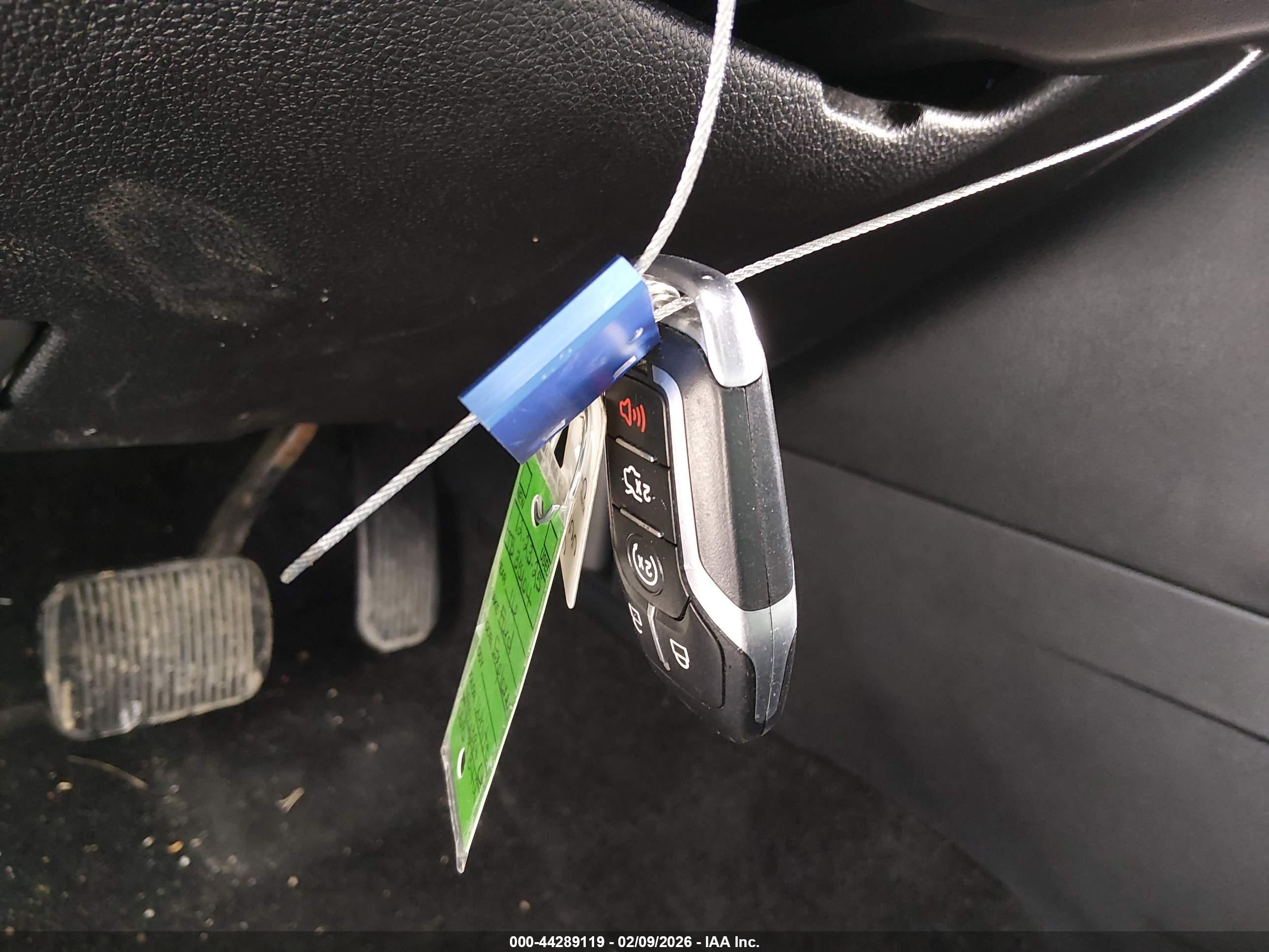 FORD EXPLORER image 11