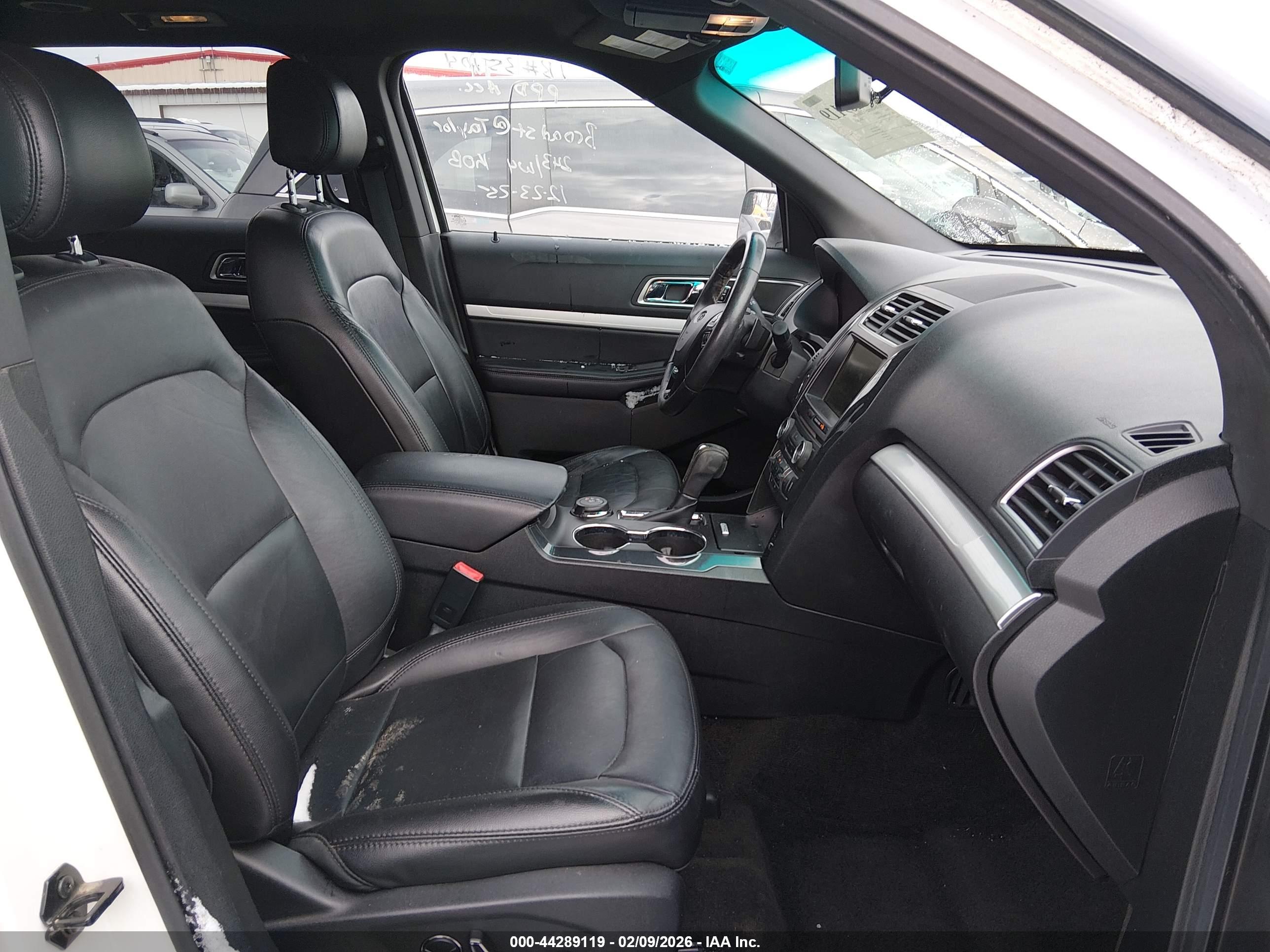FORD EXPLORER image 5