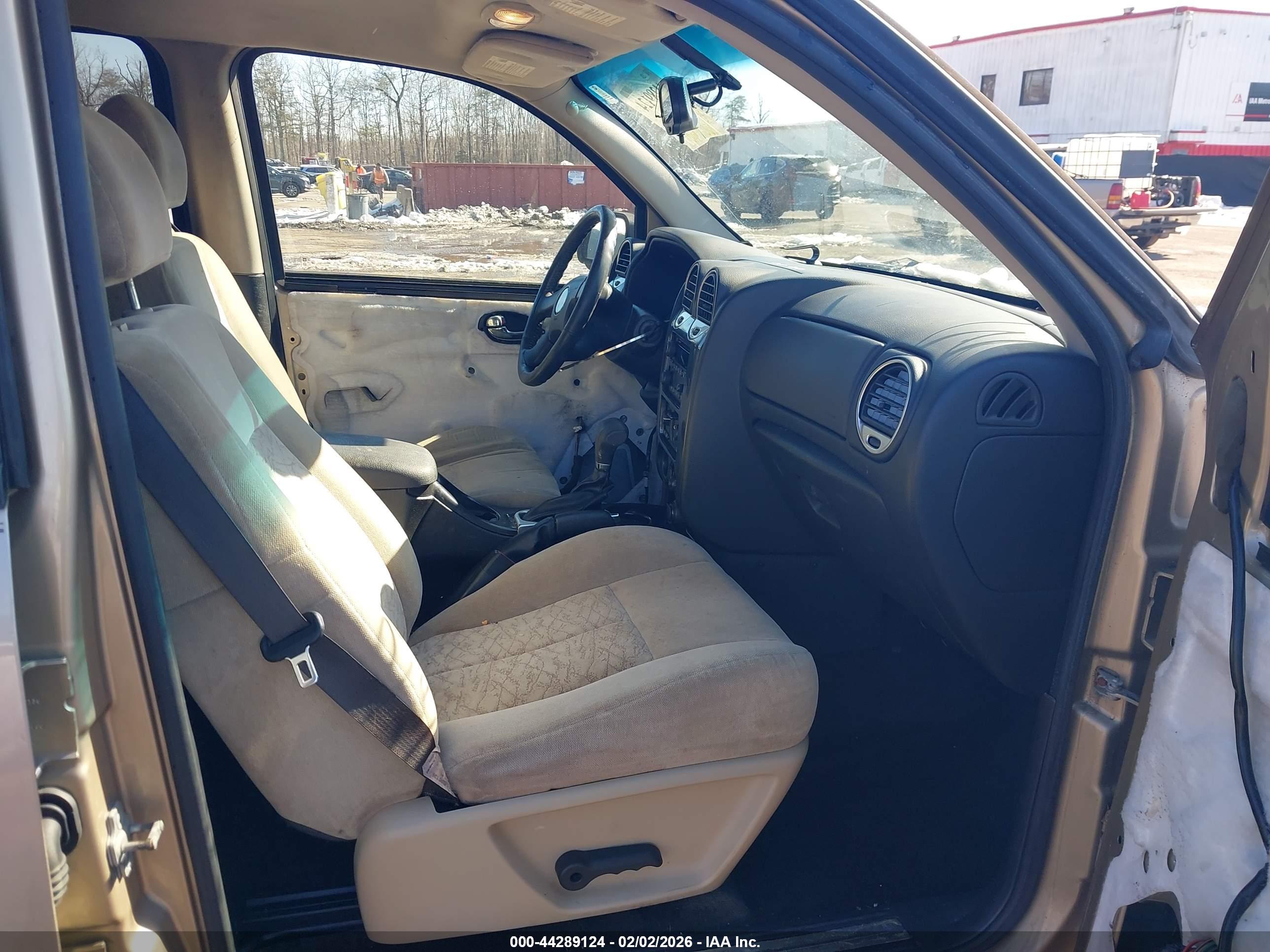 GMC ENVOY image 5