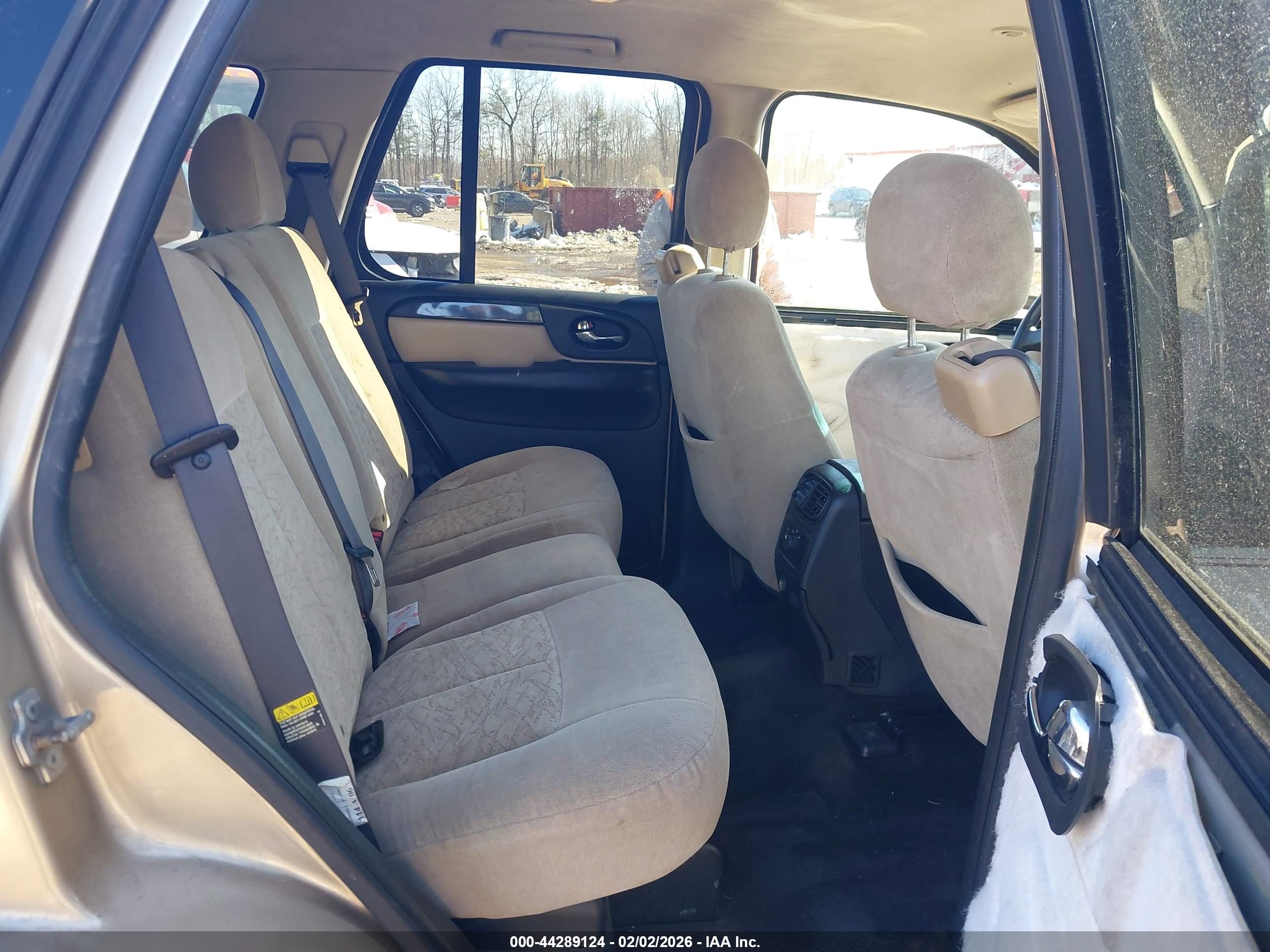 GMC ENVOY image 8