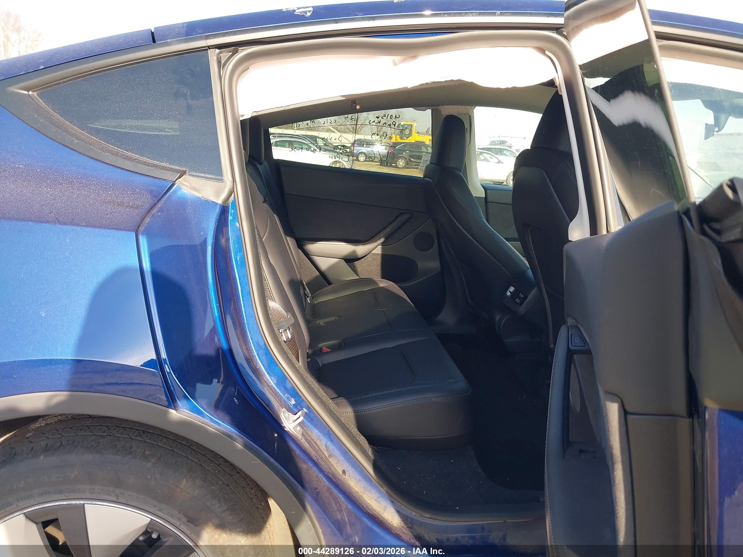 TESLA MODEL image 8