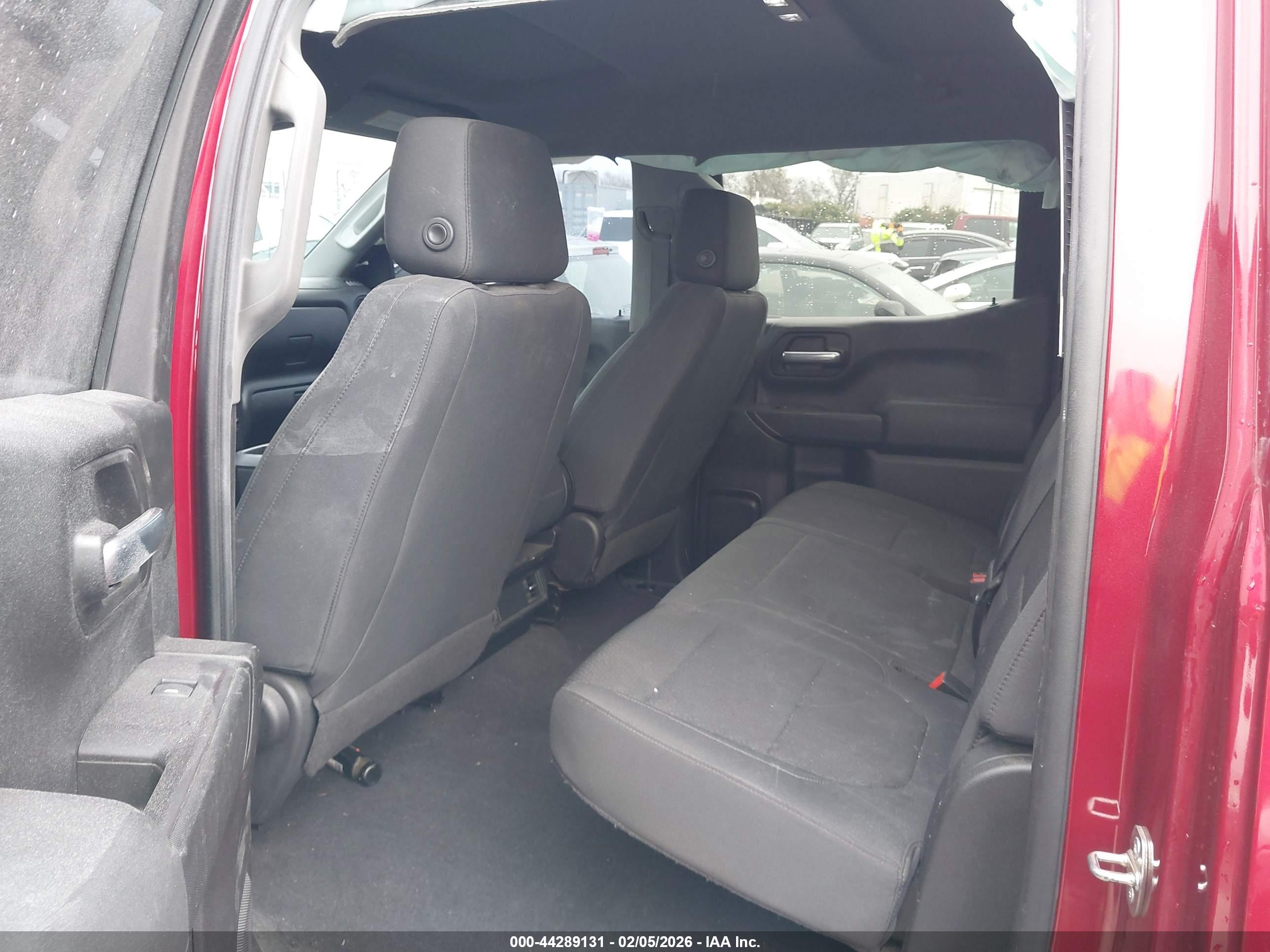 CHEVROLET SILVERADO image 8