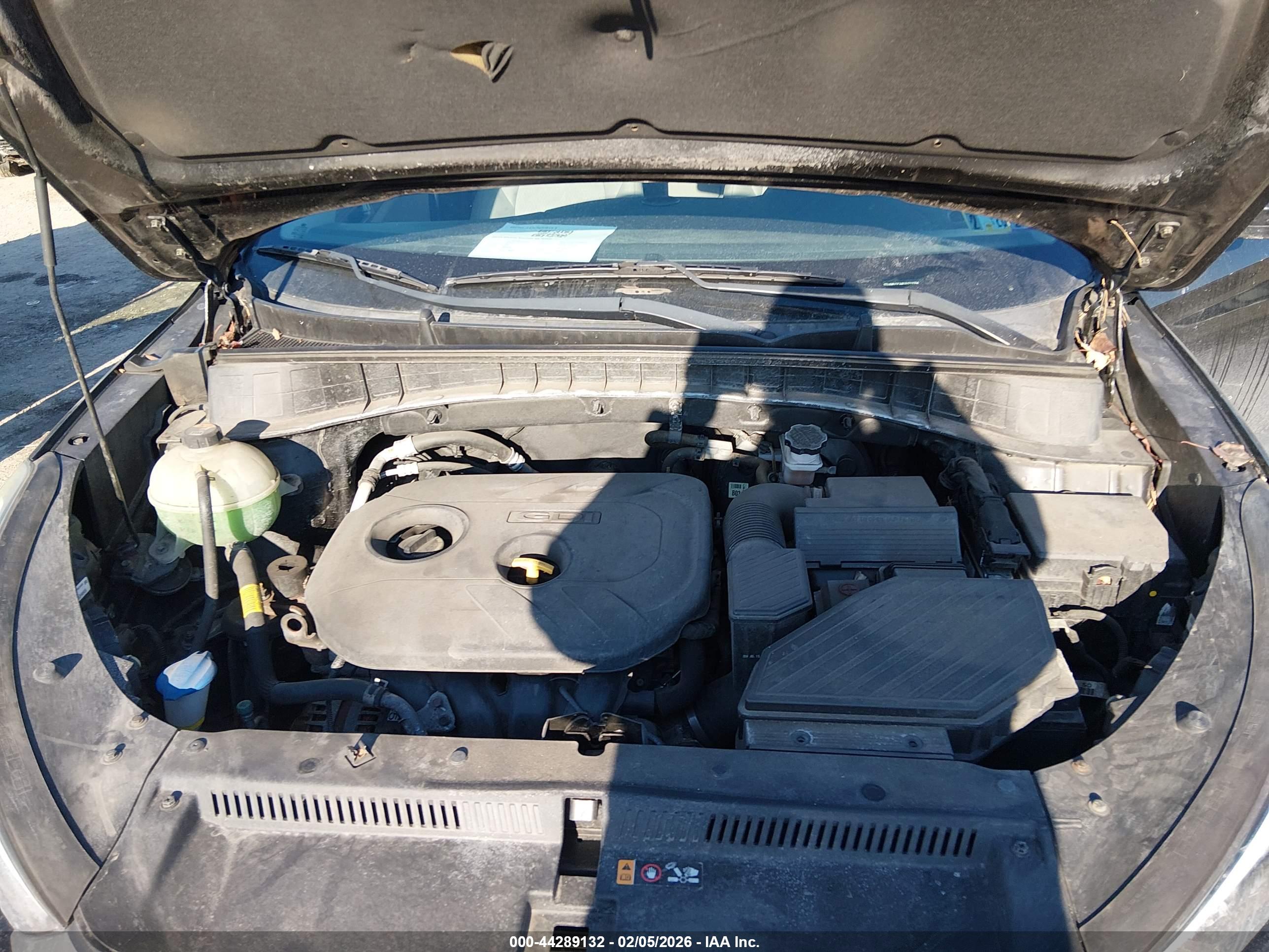 HYUNDAI TUCSON image 10