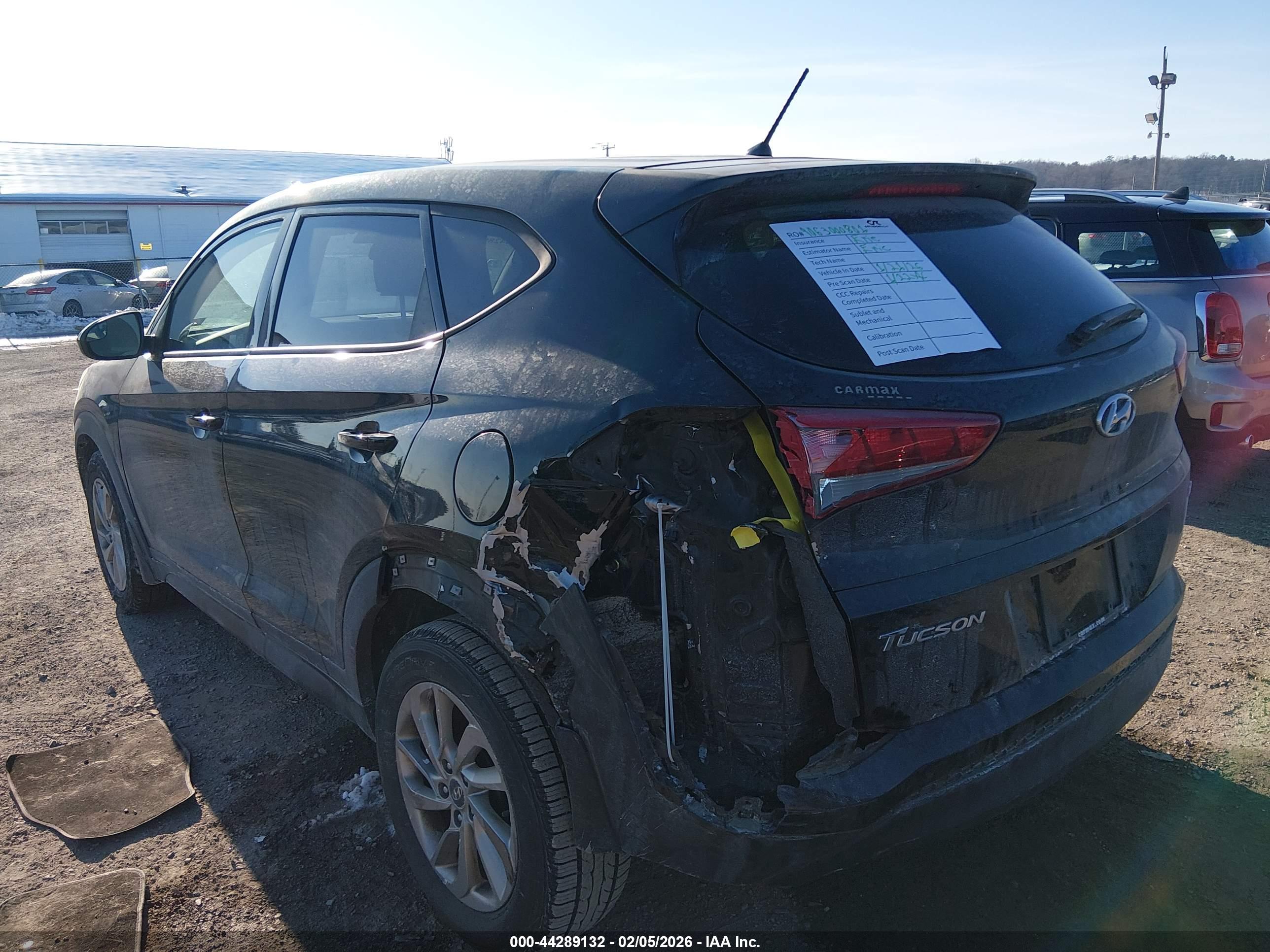 HYUNDAI TUCSON image 6