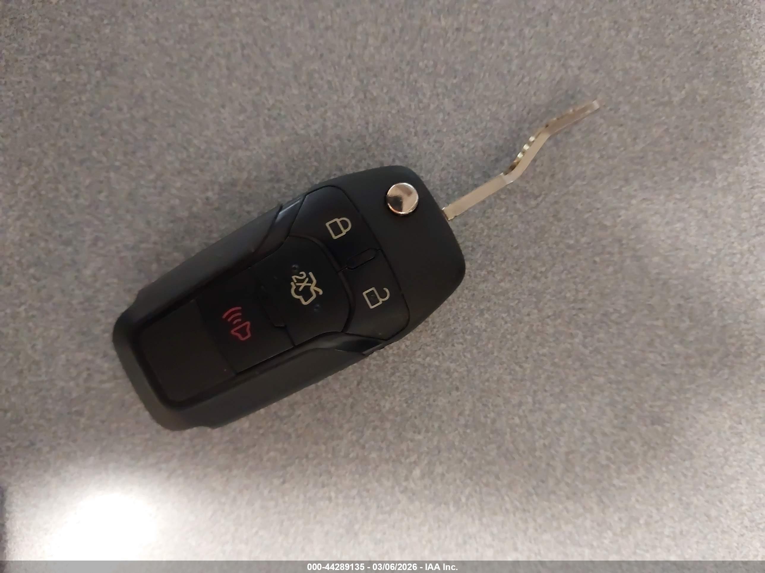 FORD FIESTA image 11