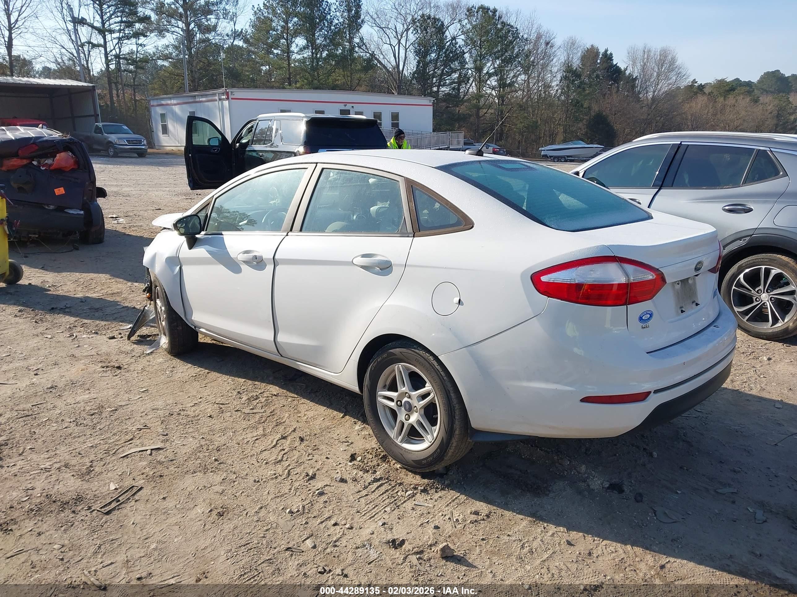 FORD FIESTA image 3