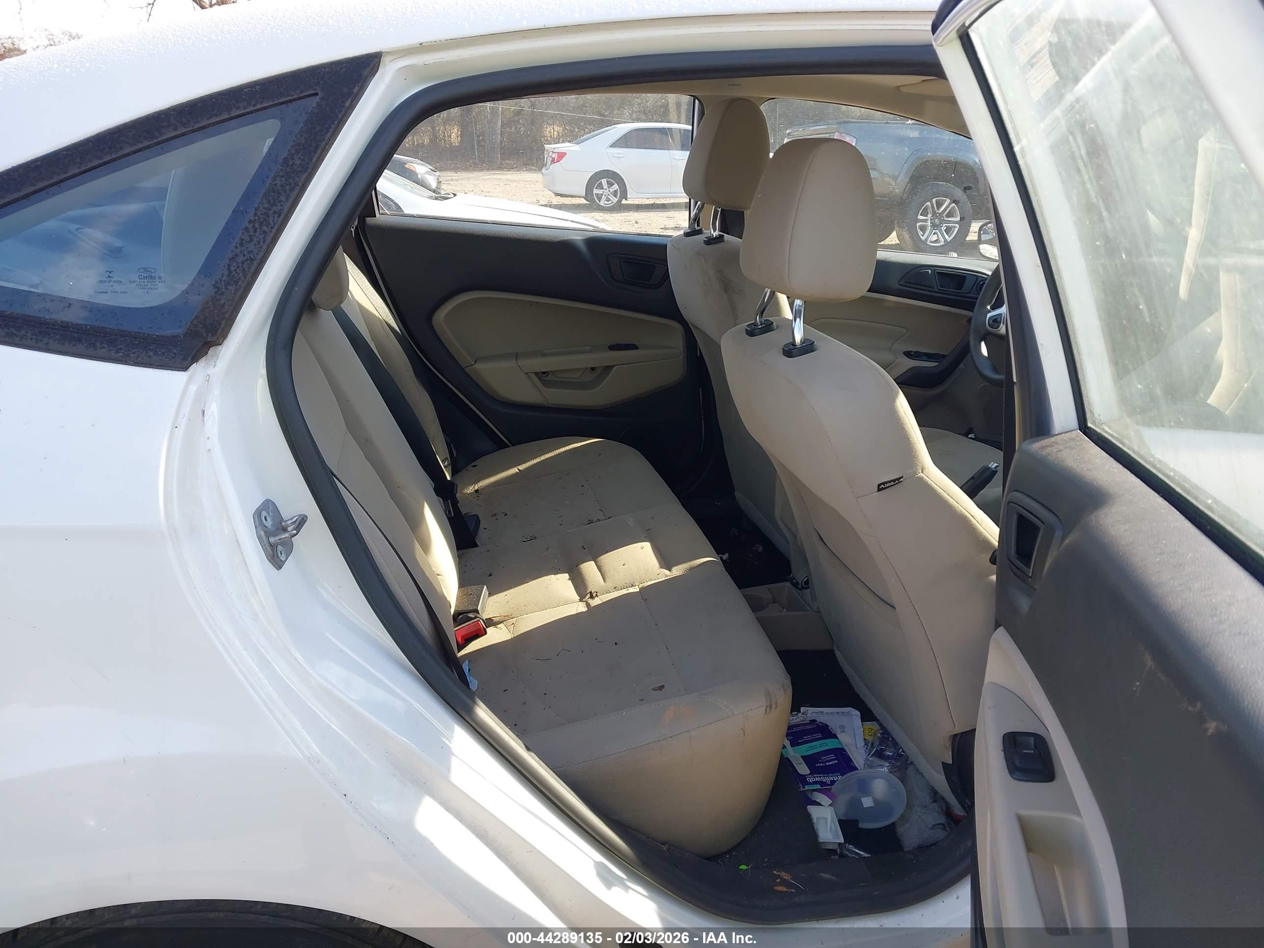 FORD FIESTA image 8