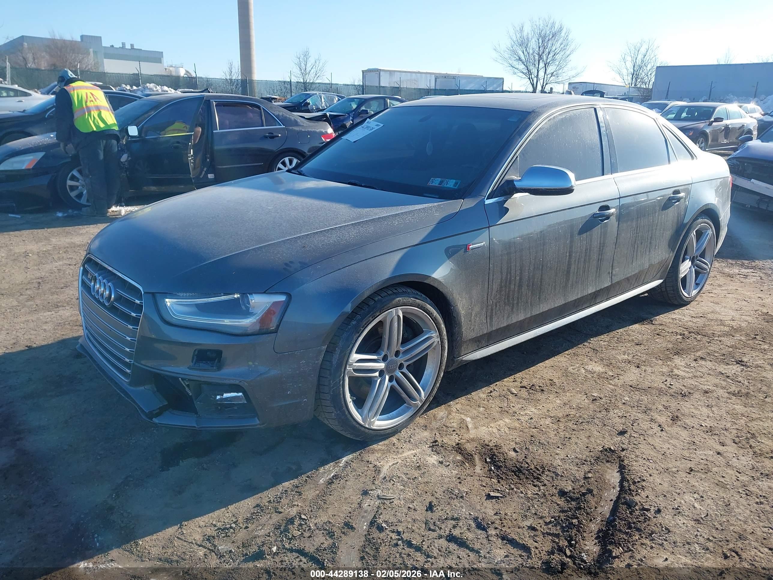 AUDI S4 image 2