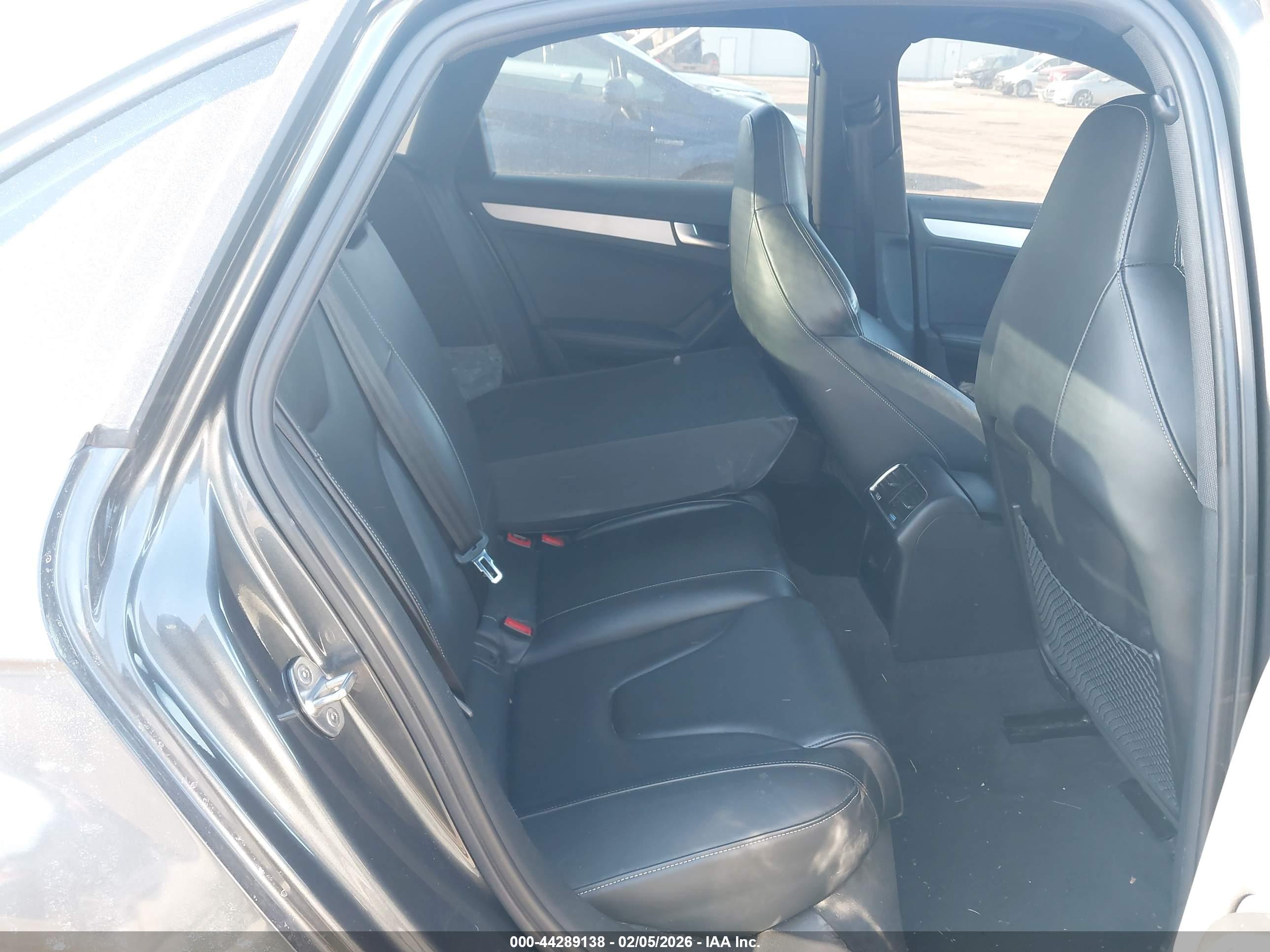 AUDI S4 image 8