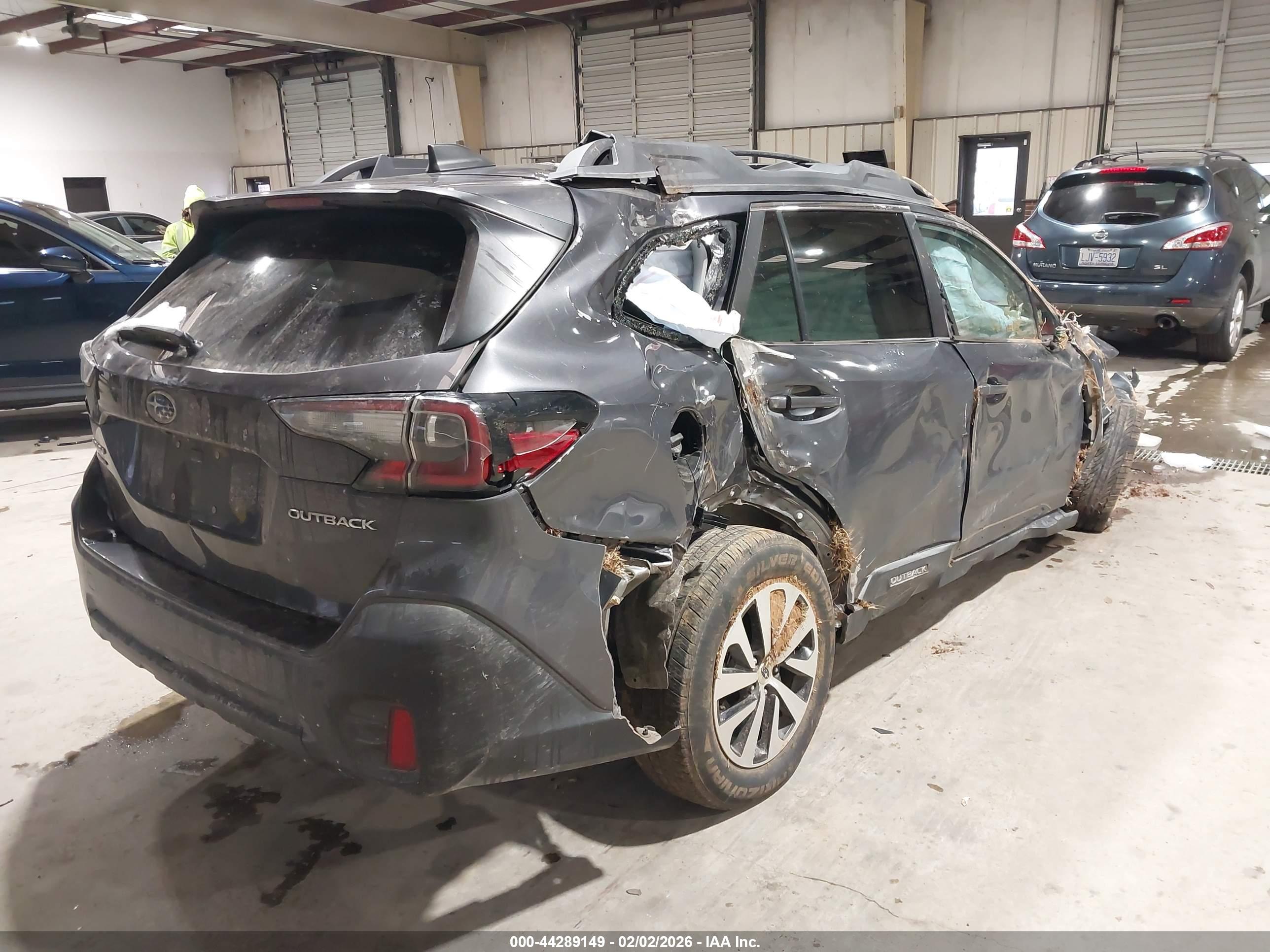 SUBARU OUTBACK image 4