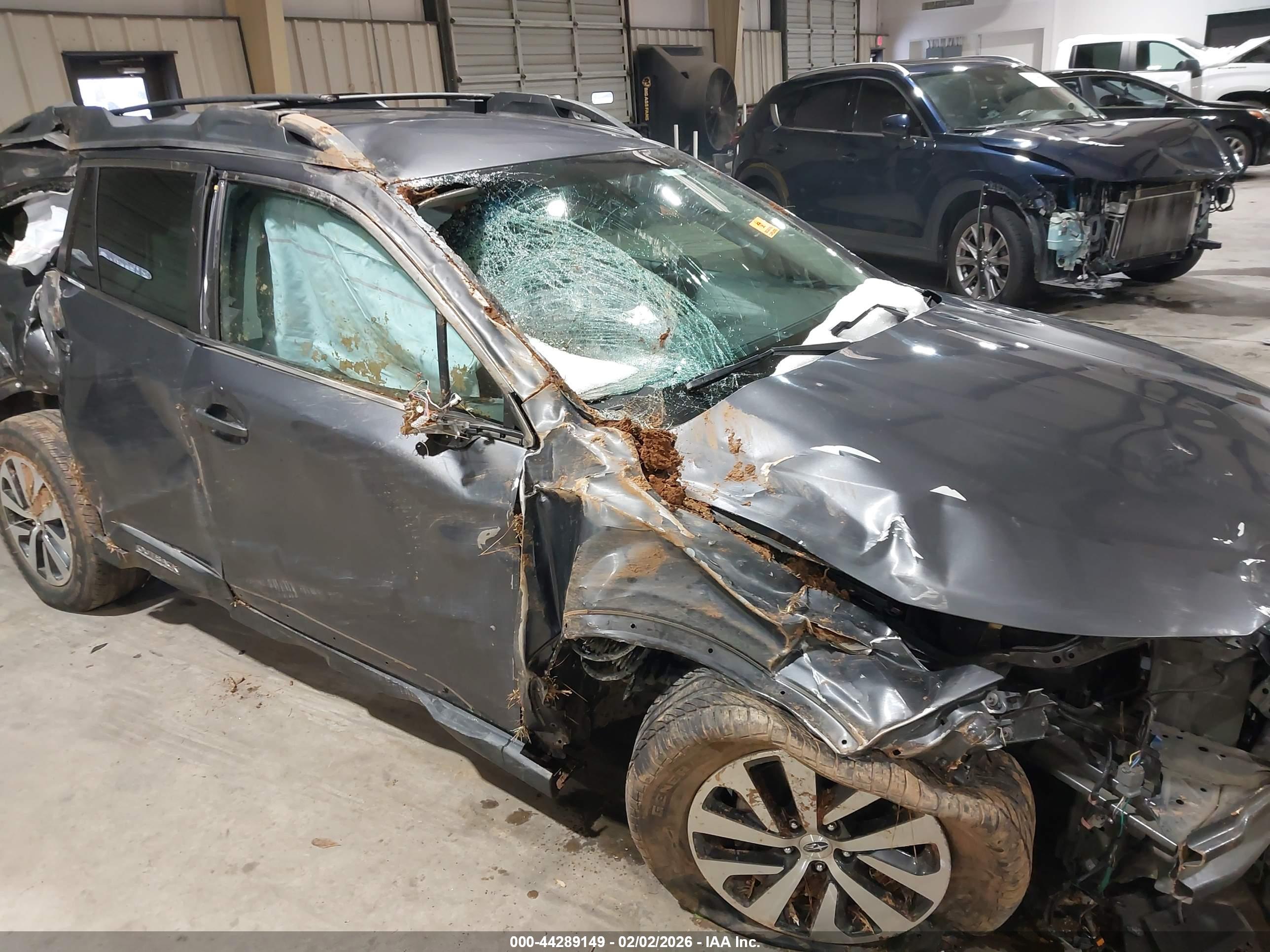 SUBARU OUTBACK image 6