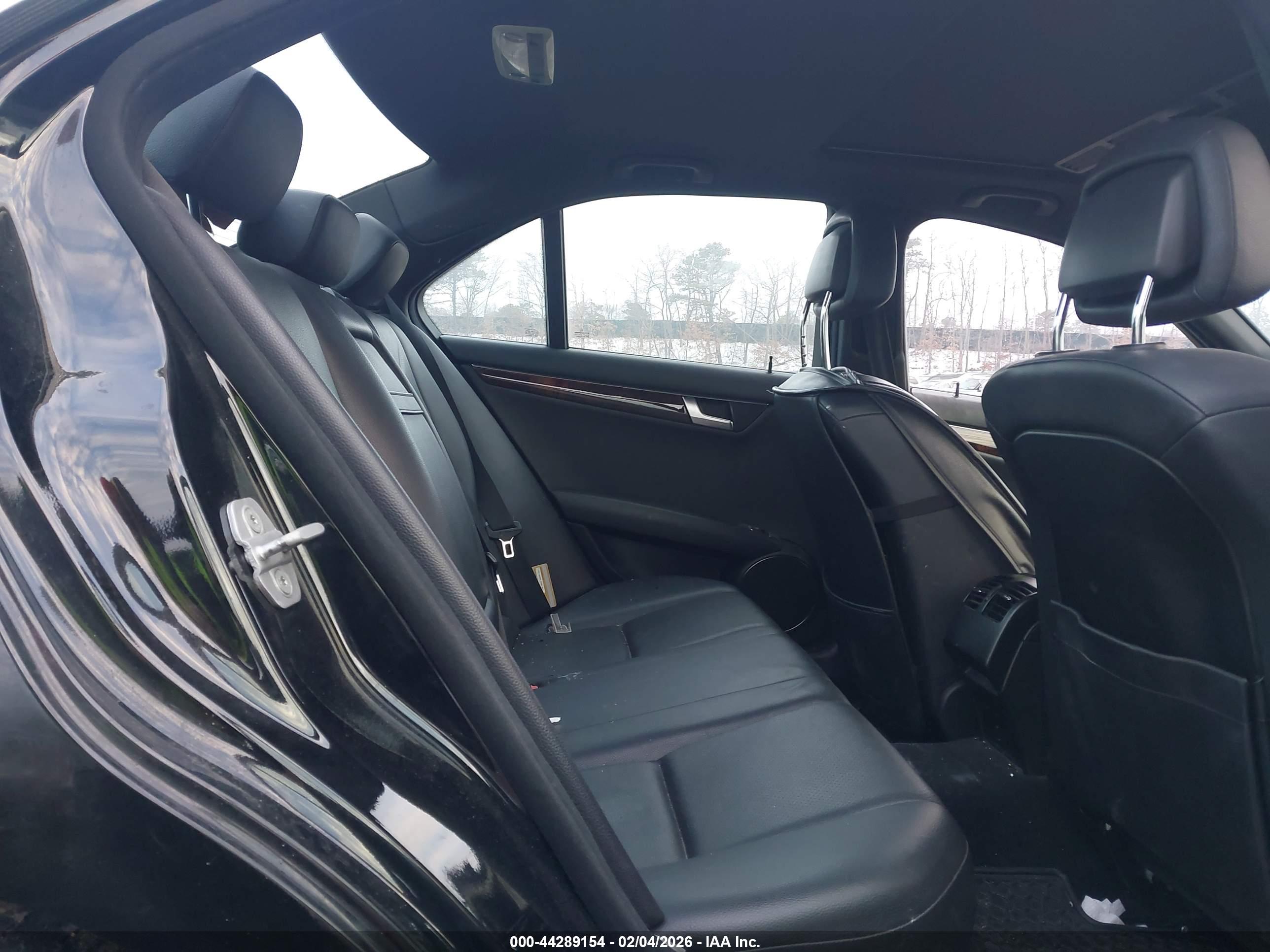 MERCEDES-BENZ C image 8