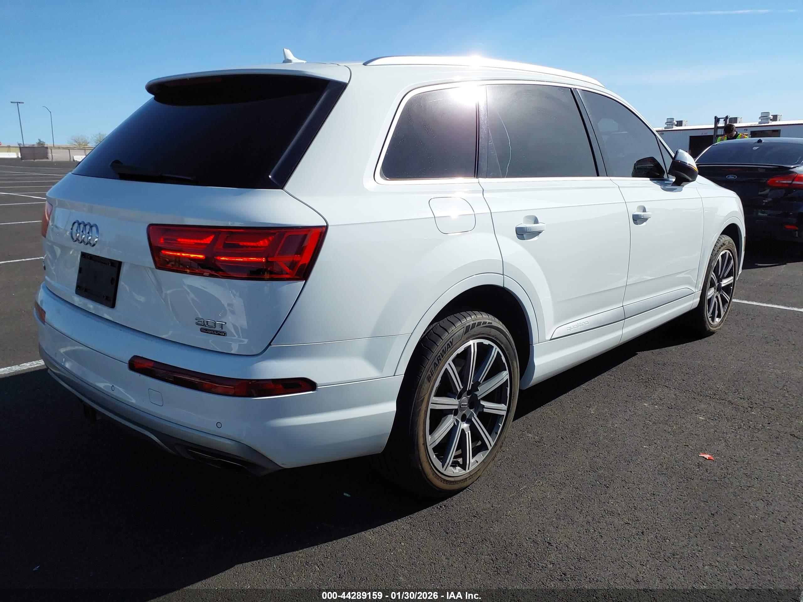 AUDI Q7 image 4