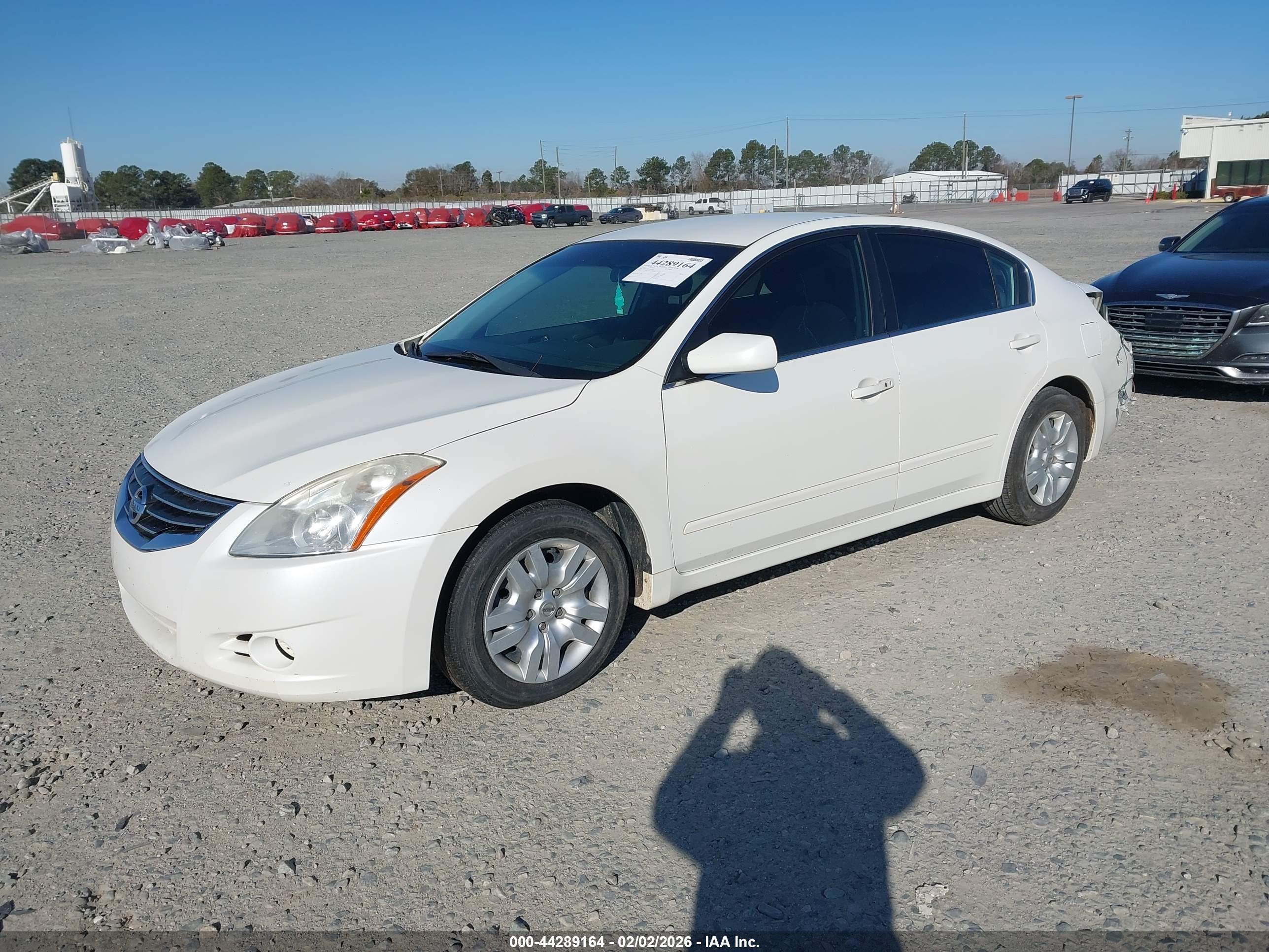 NISSAN ALTIMA image 2