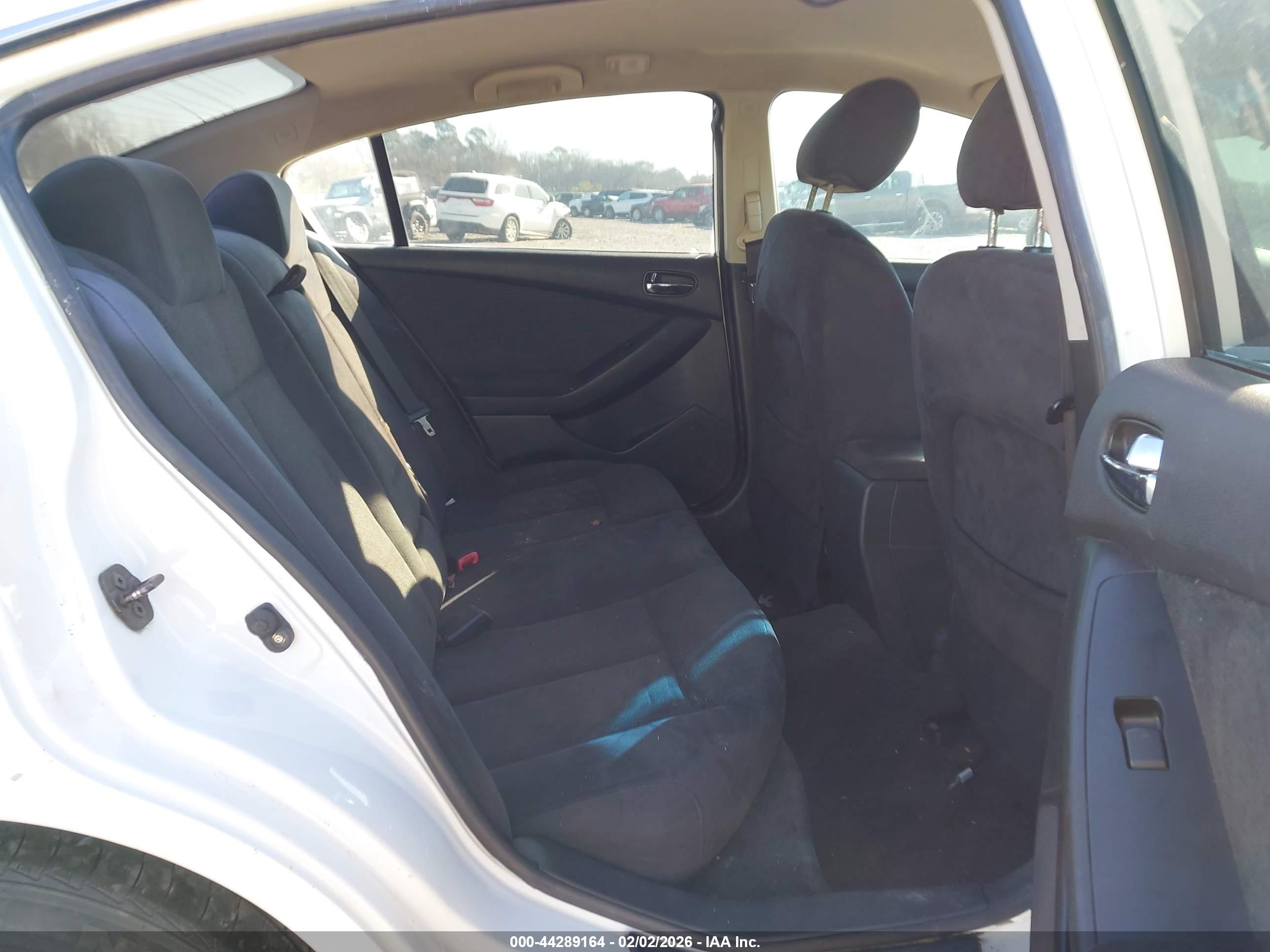 NISSAN ALTIMA image 8