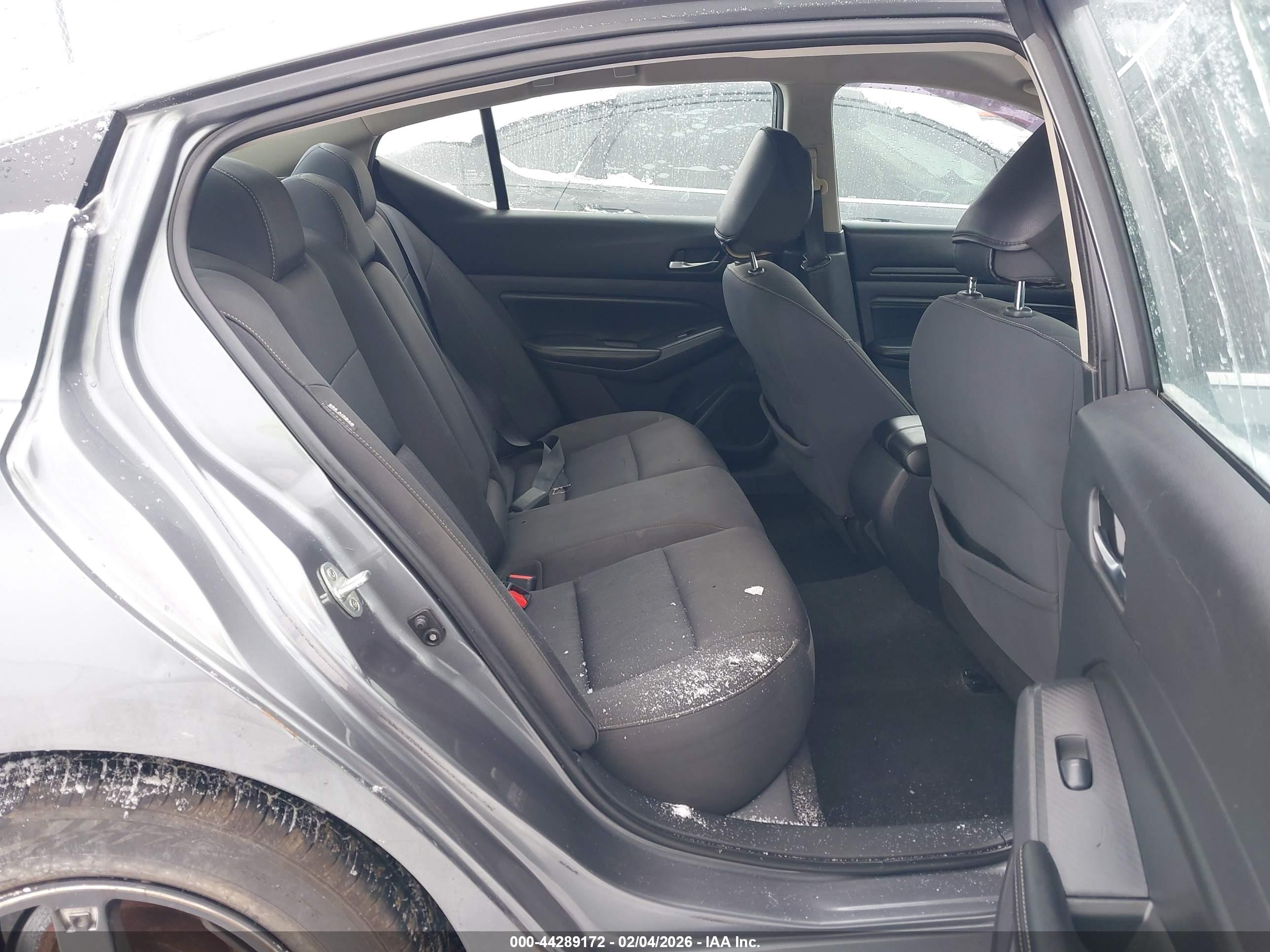 NISSAN ALTIMA image 8