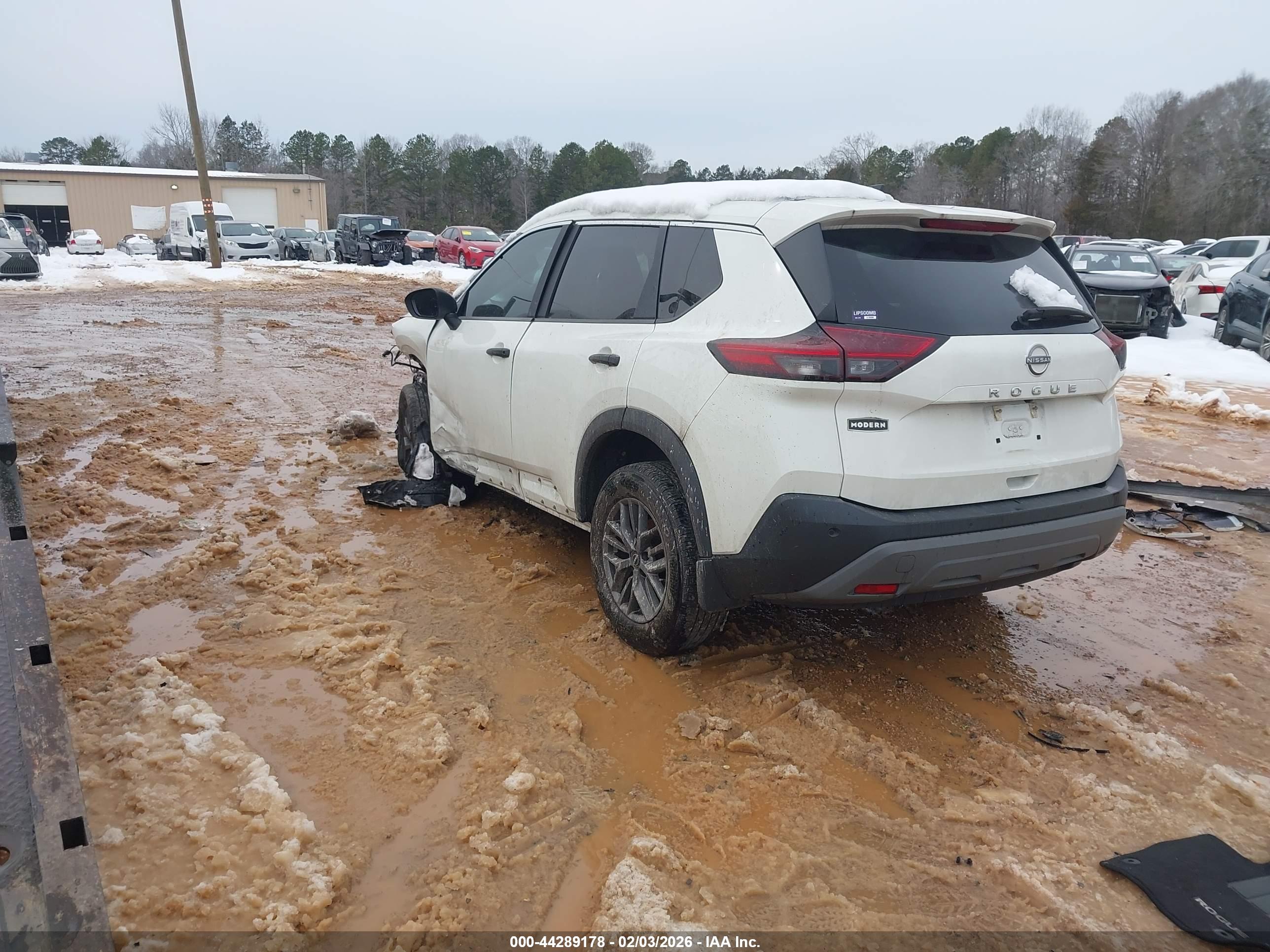 NISSAN ROGUE image 3