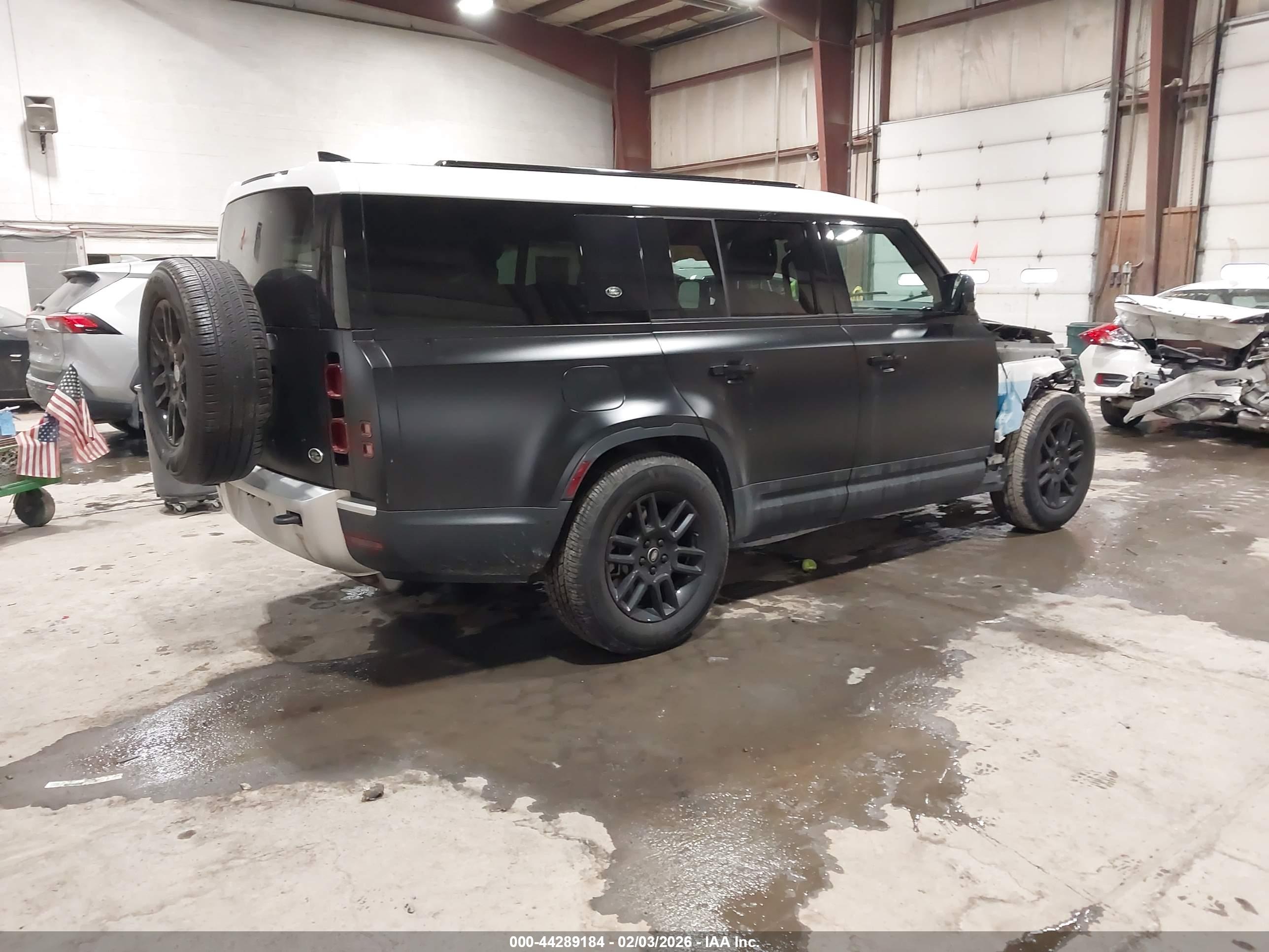 LAND ROVER image 4