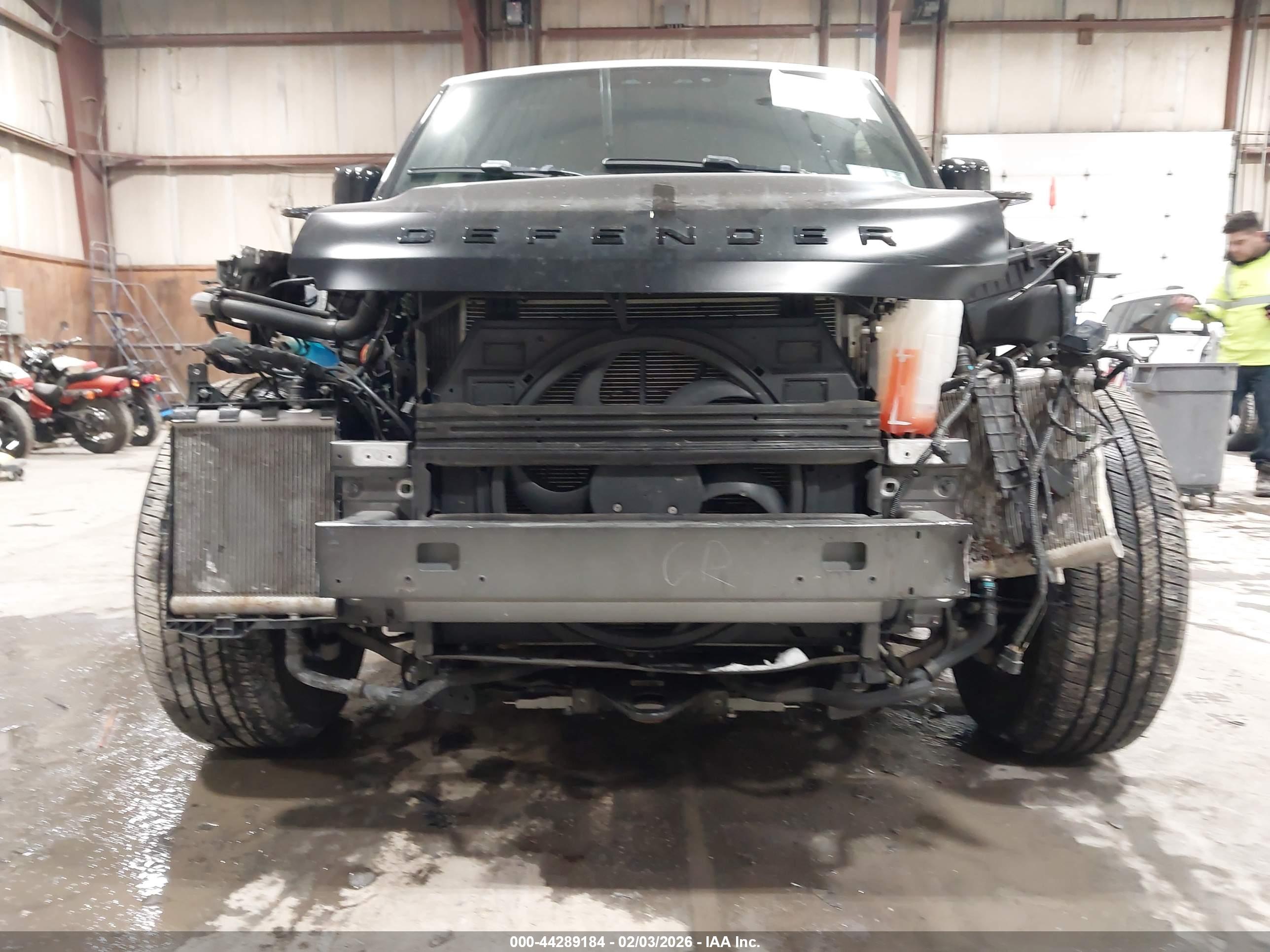 LAND ROVER image 6
