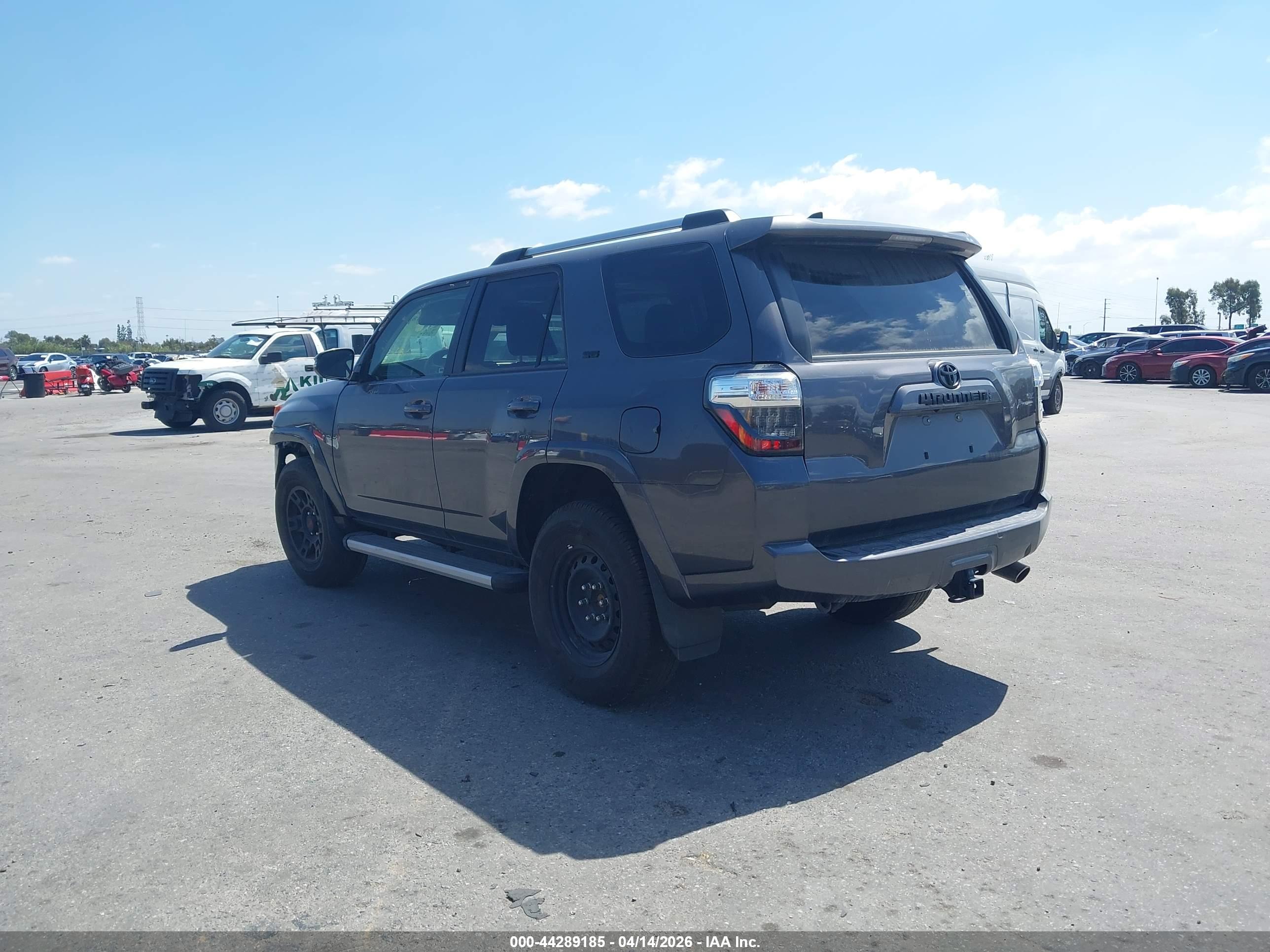 TOYOTA 4RUNNER image 3