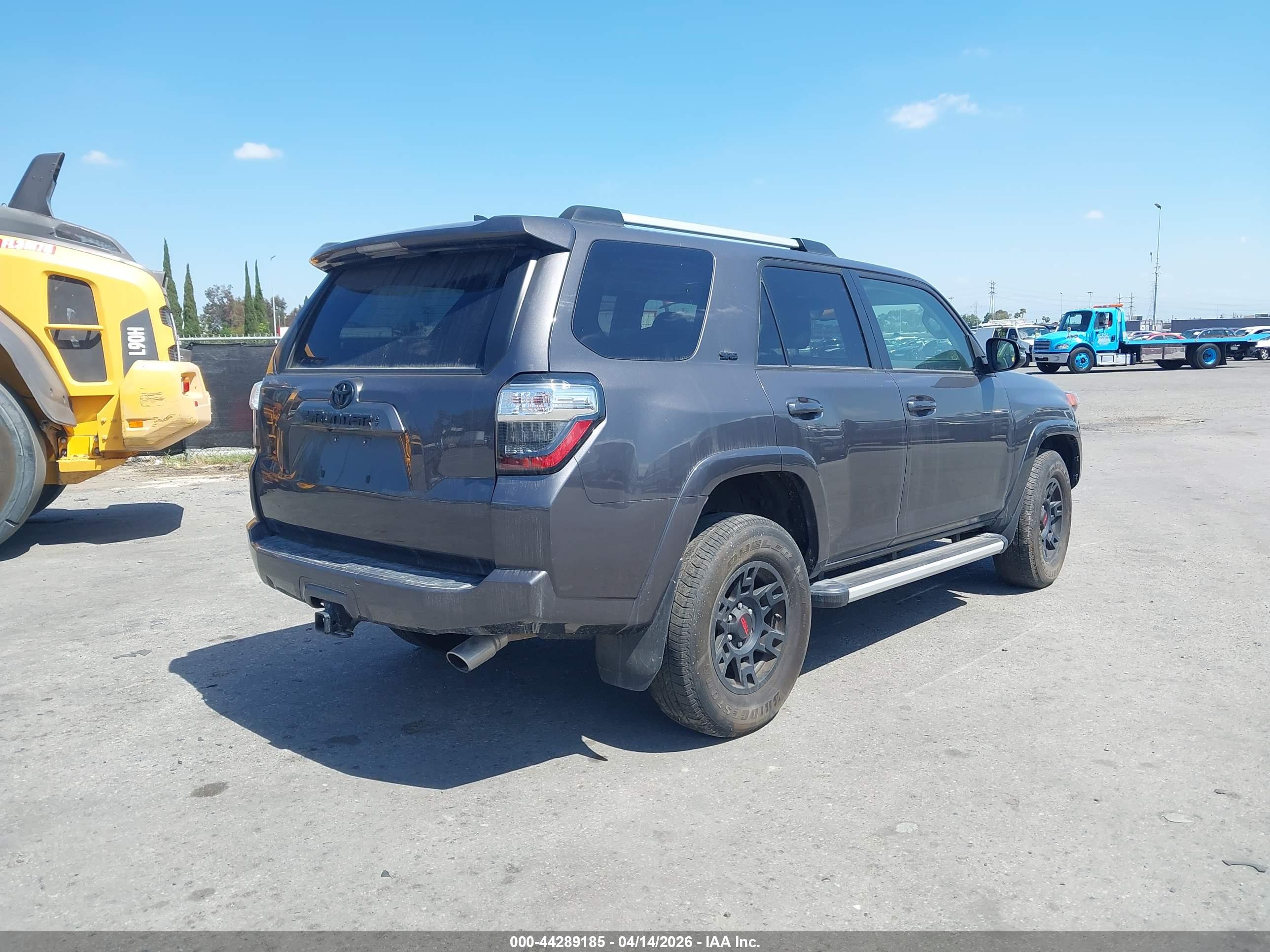 TOYOTA 4RUNNER image 4
