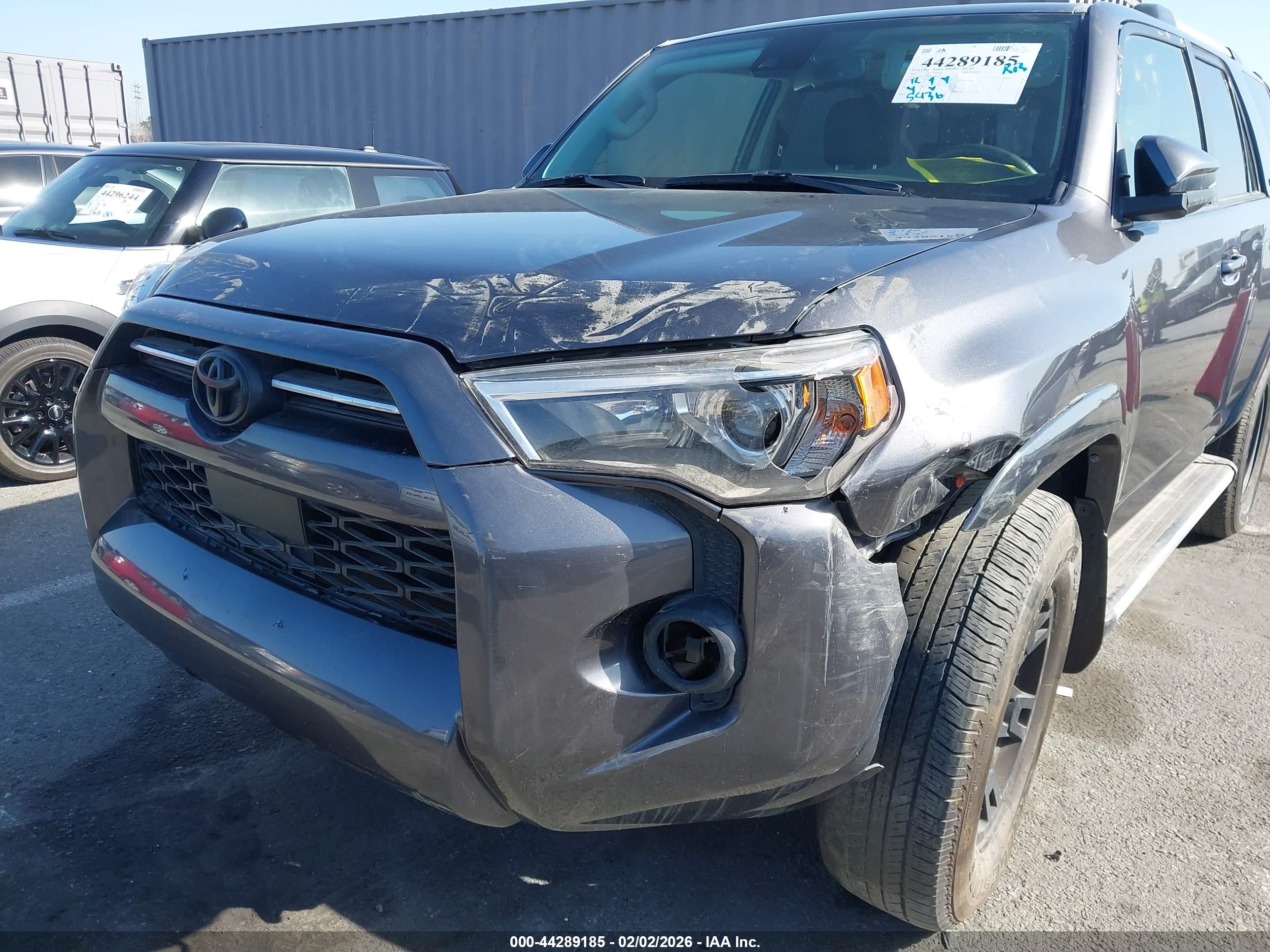 TOYOTA 4RUNNER image 6