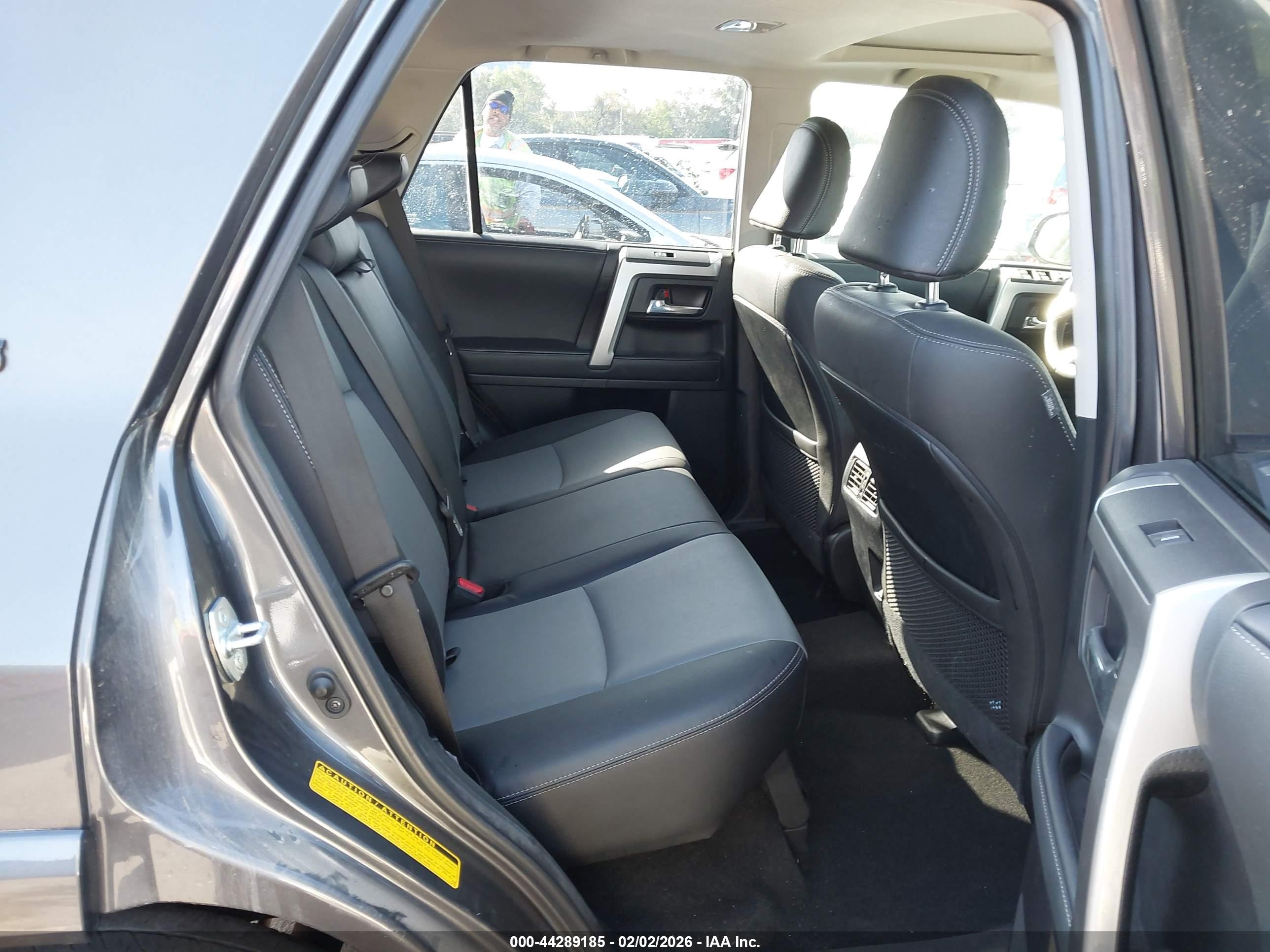 TOYOTA 4RUNNER image 8