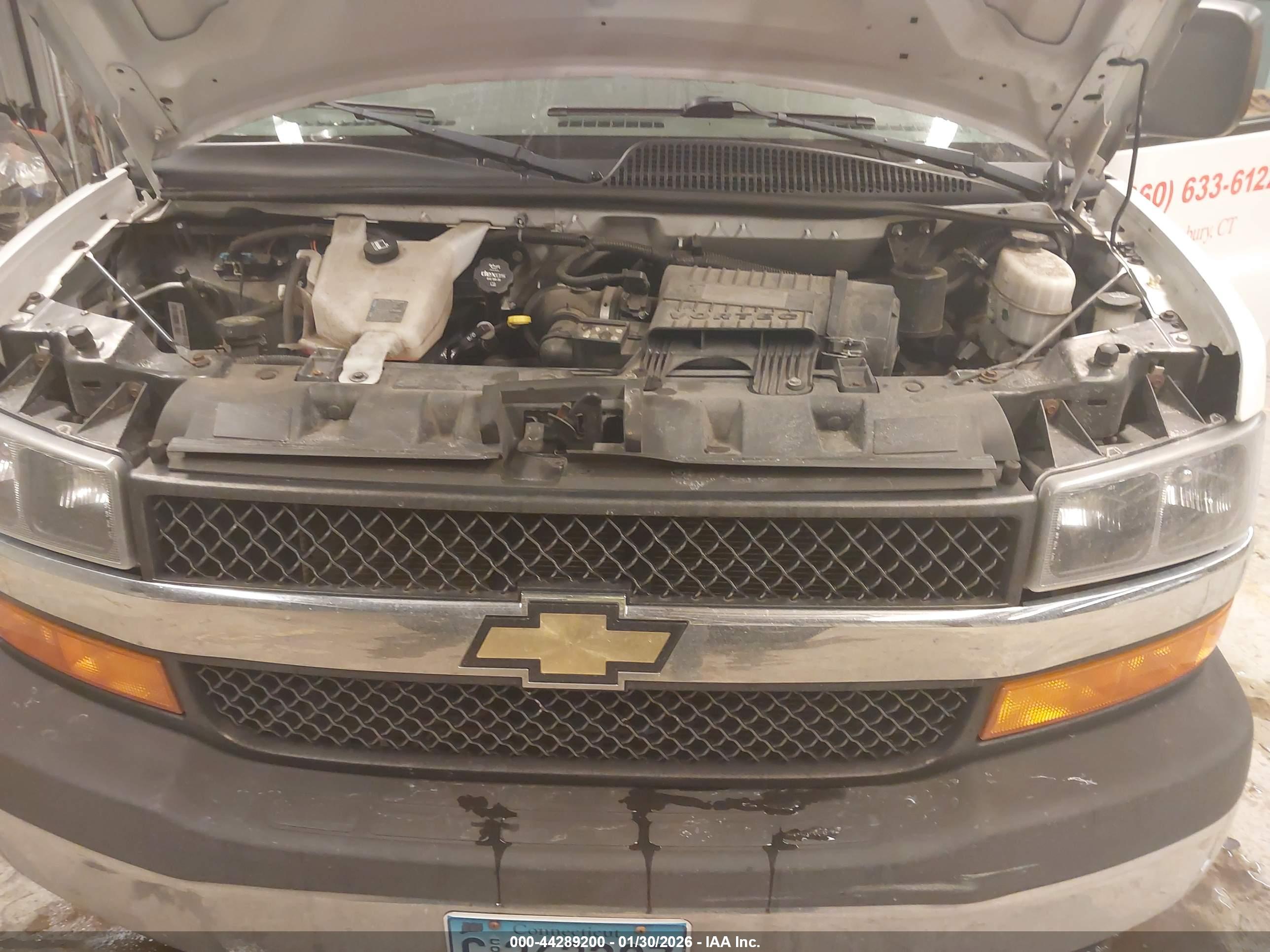 CHEVROLET EXPRESS image 10