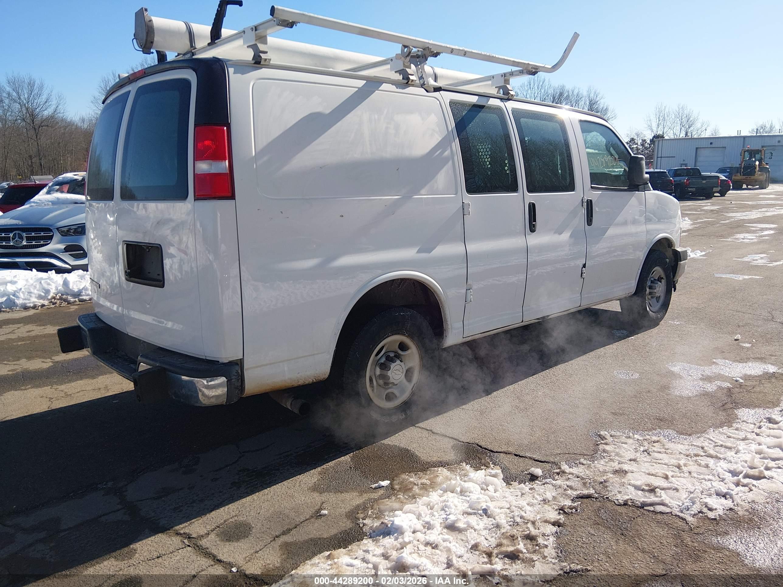 CHEVROLET EXPRESS image 4
