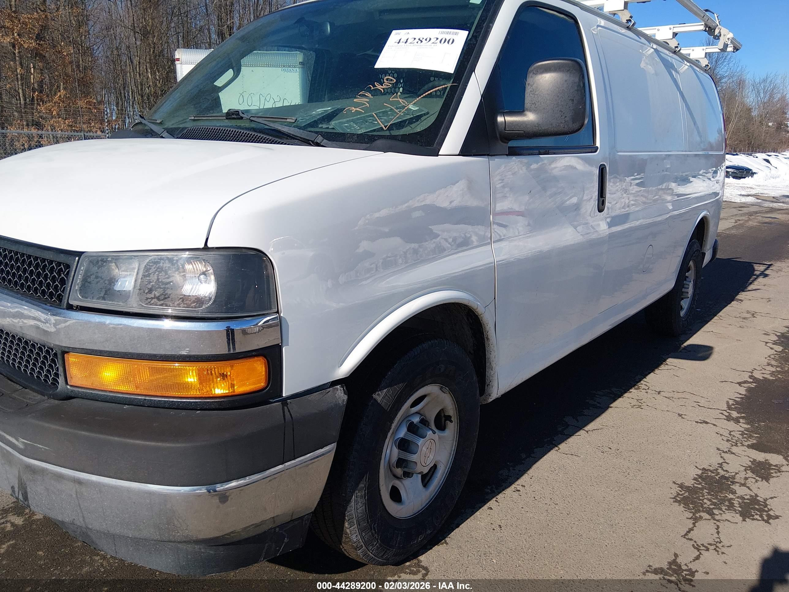 CHEVROLET EXPRESS image 6