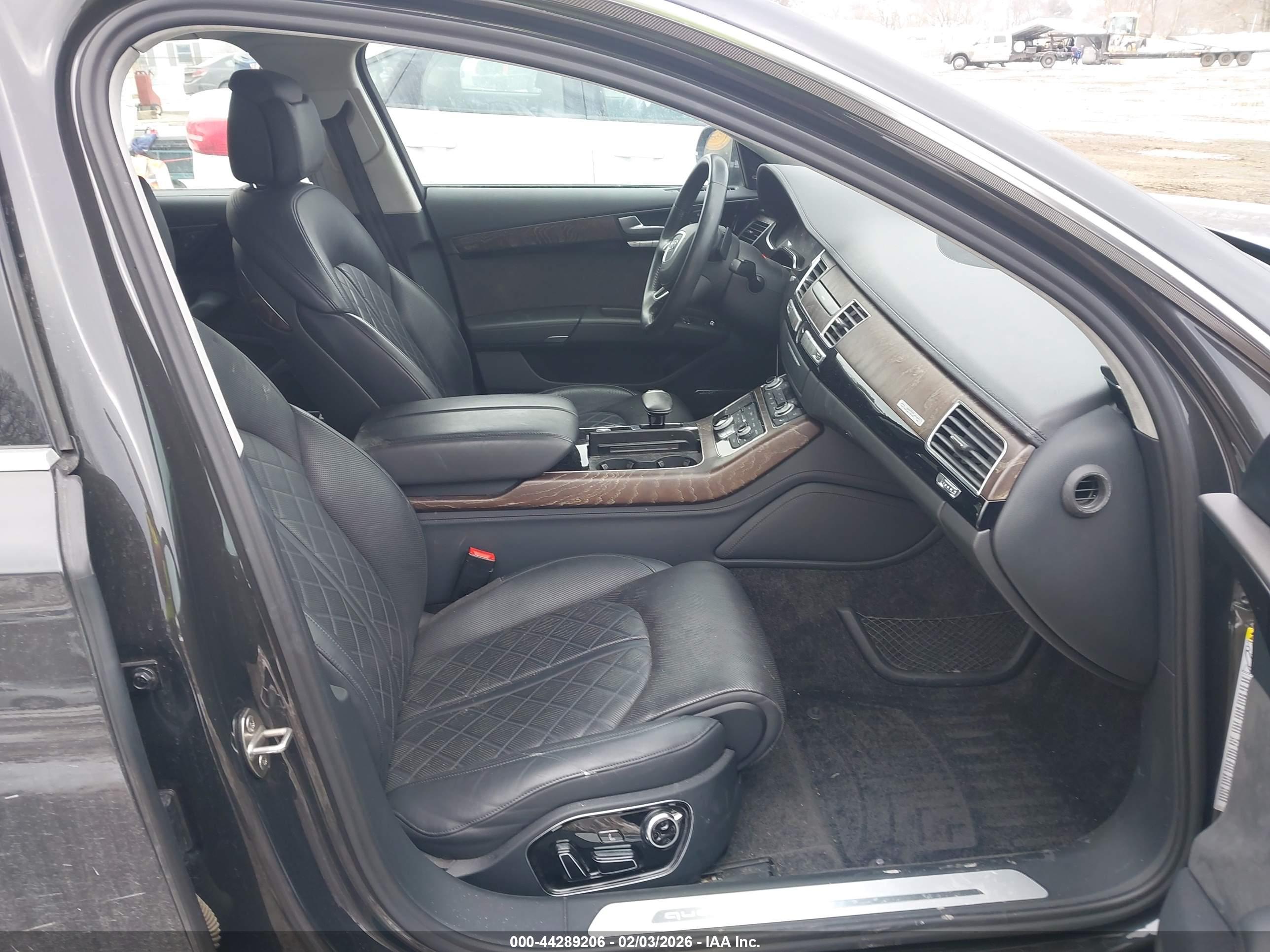 AUDI A8 image 5