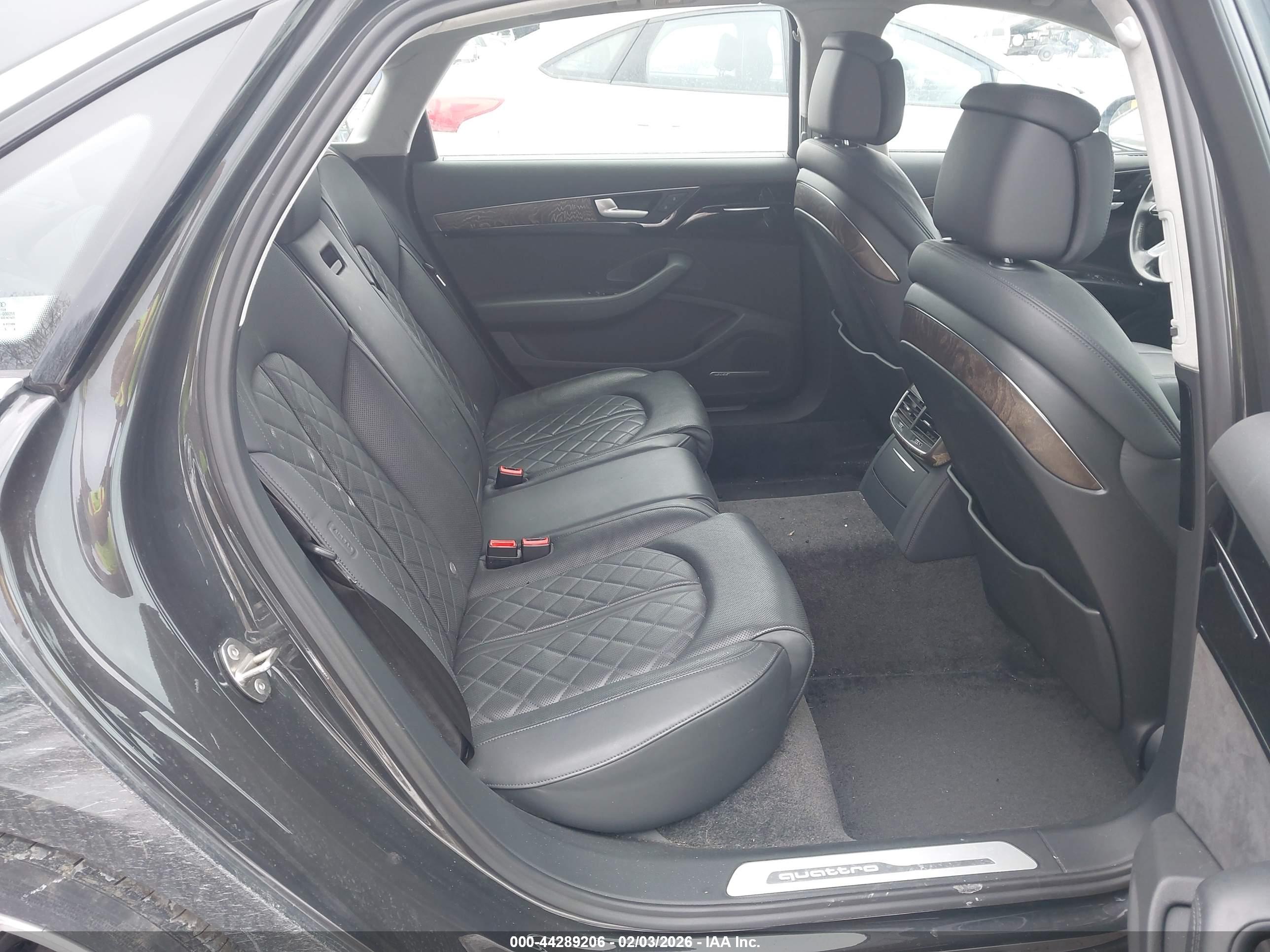 AUDI A8 image 8
