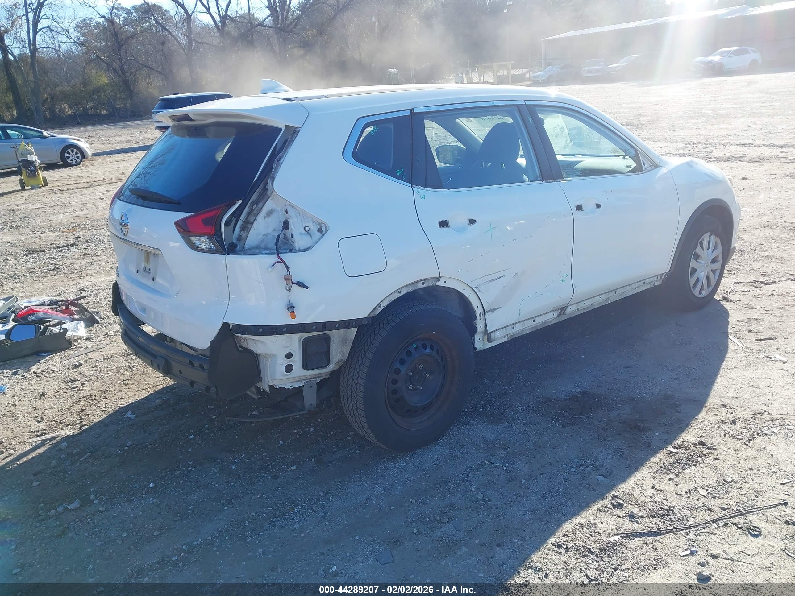 NISSAN ROGUE image 4